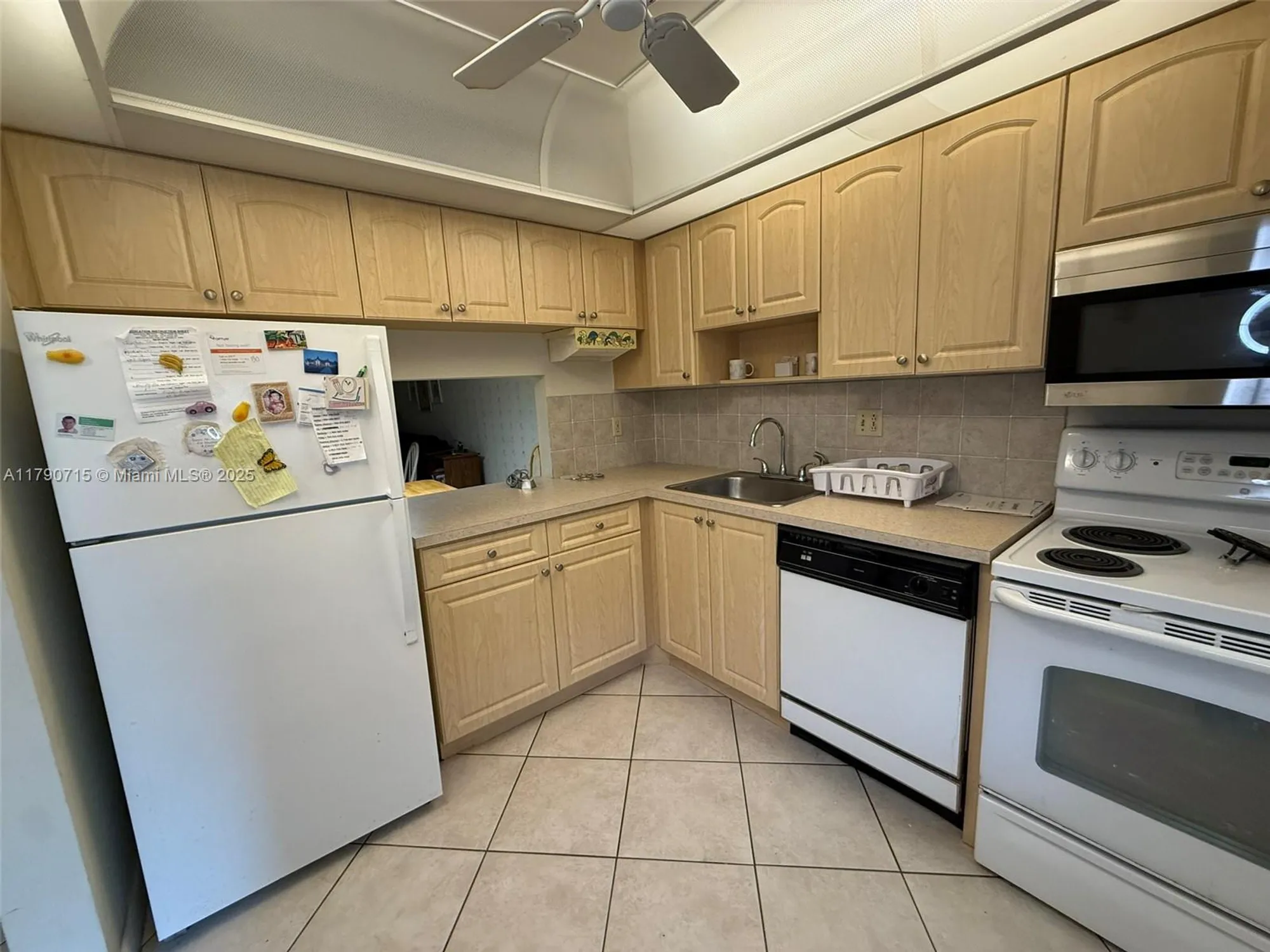 Property Slideshow image 2 of 15 | 7797 golf circle dr 102, Margate, FL, 33063