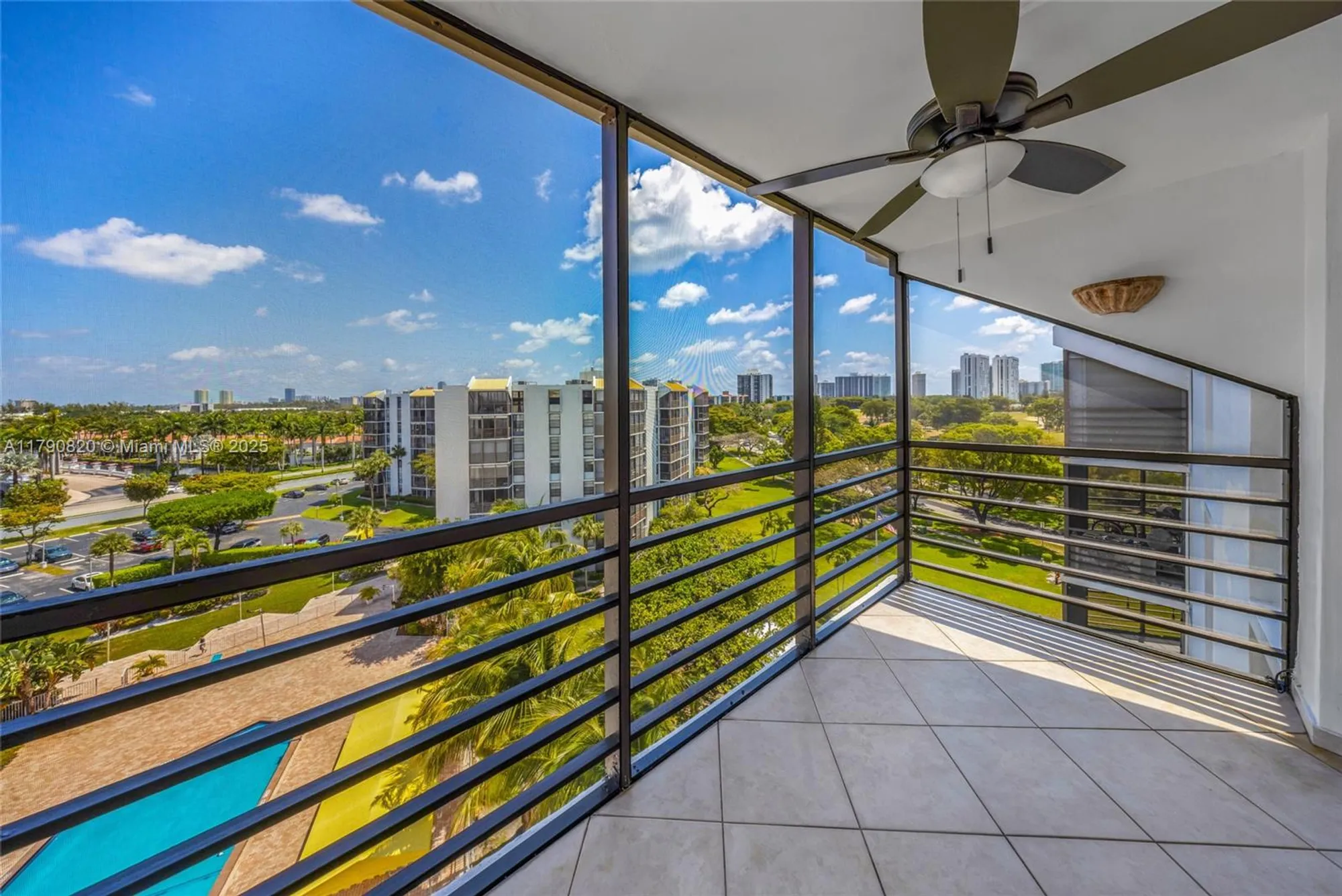 Property Slideshow image 15 of 27 | 20400 w country club dr 812, Aventura, FL, 33180