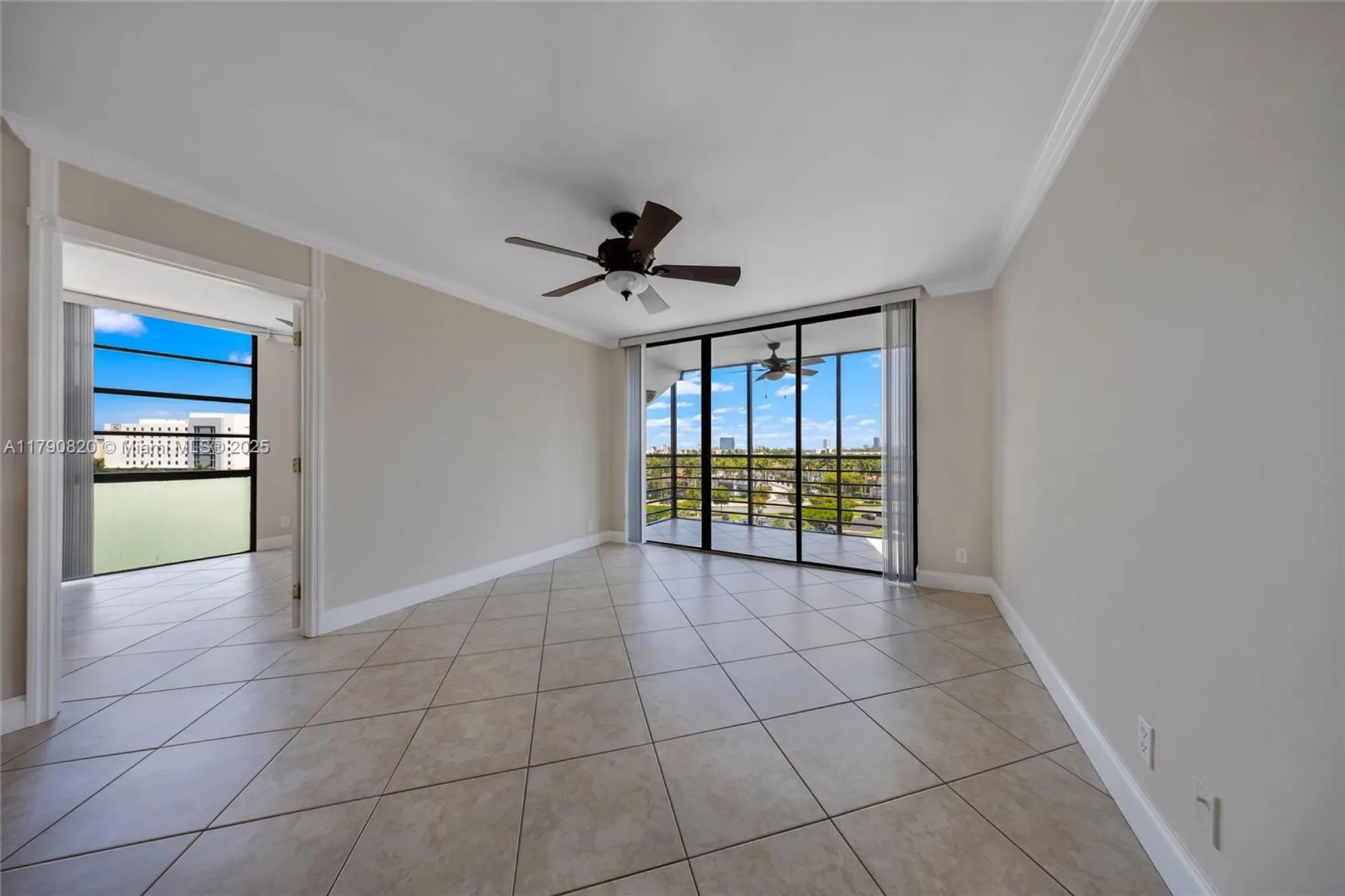 Property Slideshow image 10 of 27 | 20400 w country club dr 812, Aventura, FL, 33180