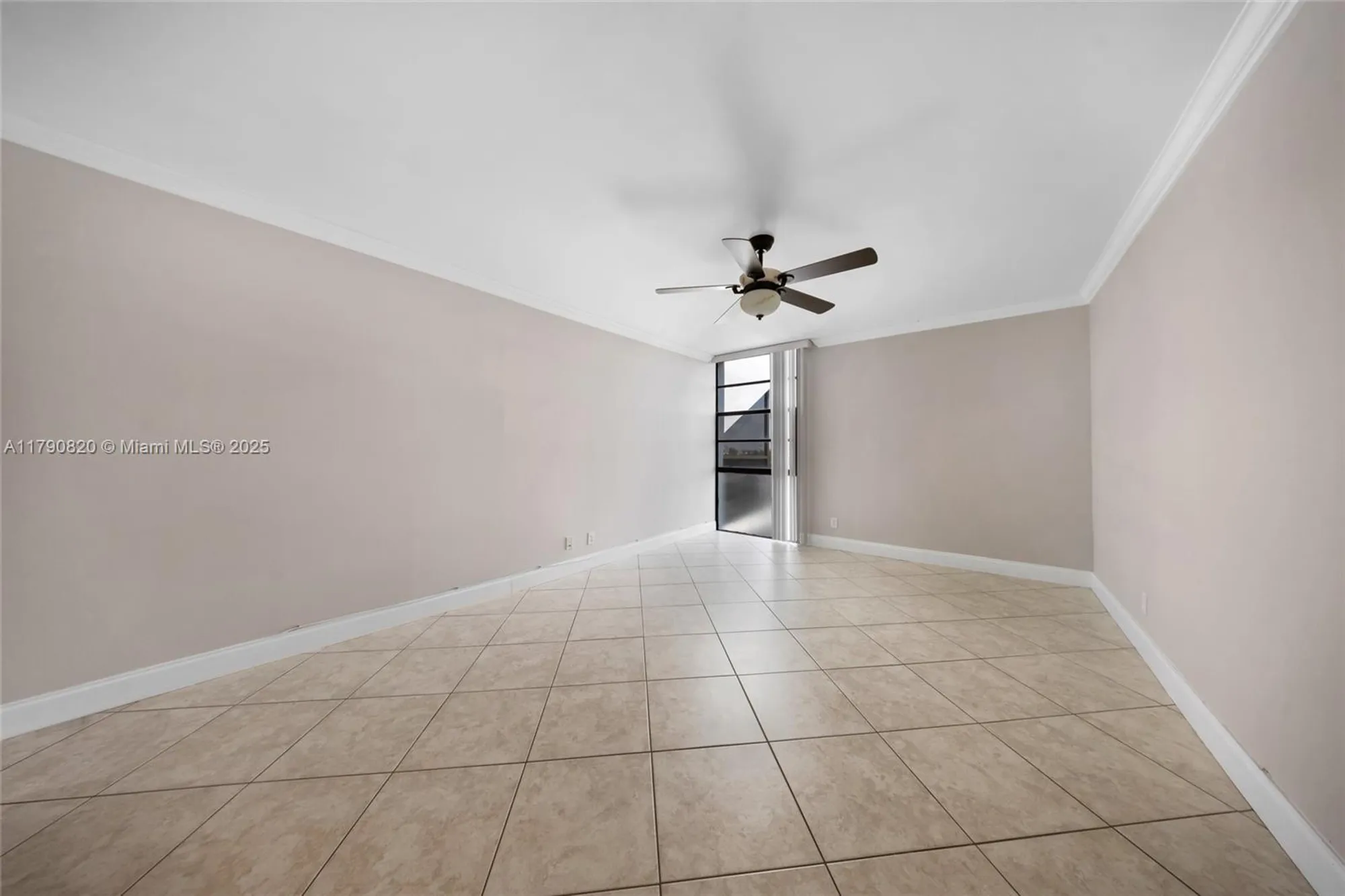 Property Slideshow image 24 of 27 | 20400 w country club dr 812, Aventura, FL, 33180