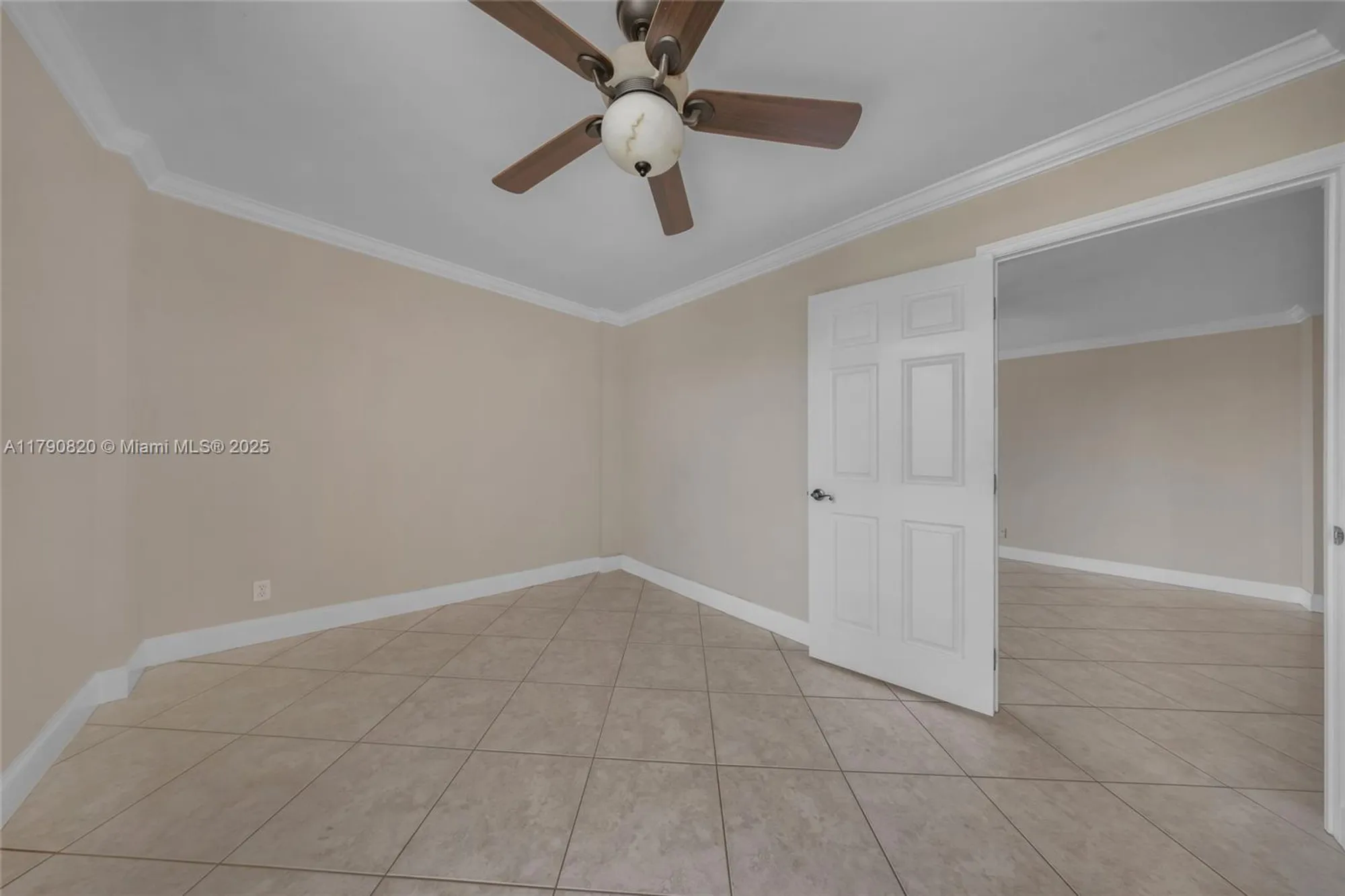 Property Slideshow image 27 of 27 | 20400 w country club dr 812, Aventura, FL, 33180