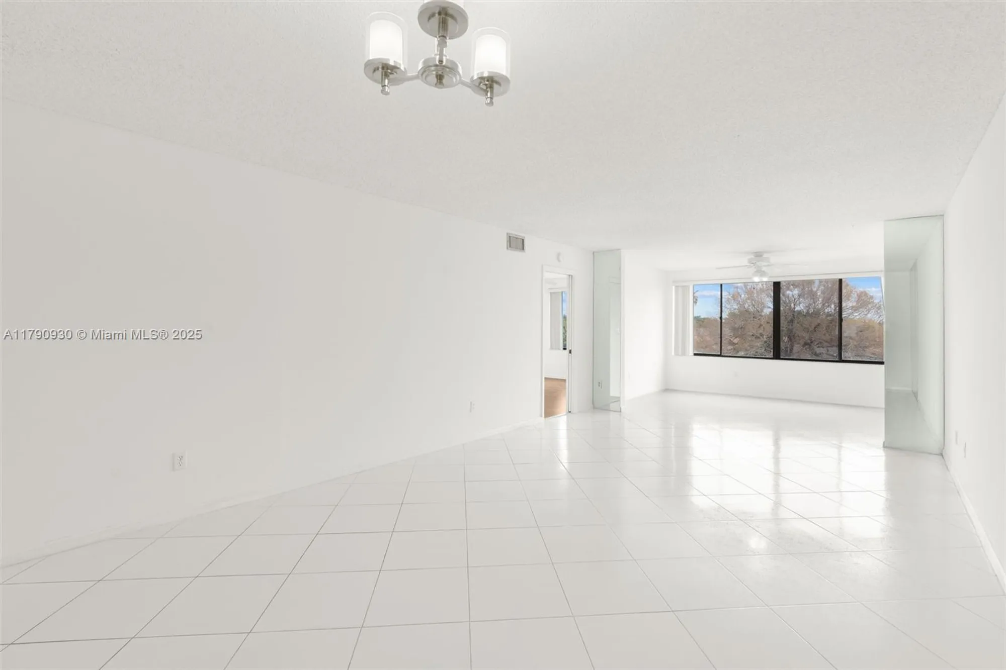 Property Slideshow image 24 of 50 | 9585 n belfort cir # 308, Tamarac, FL, 33321