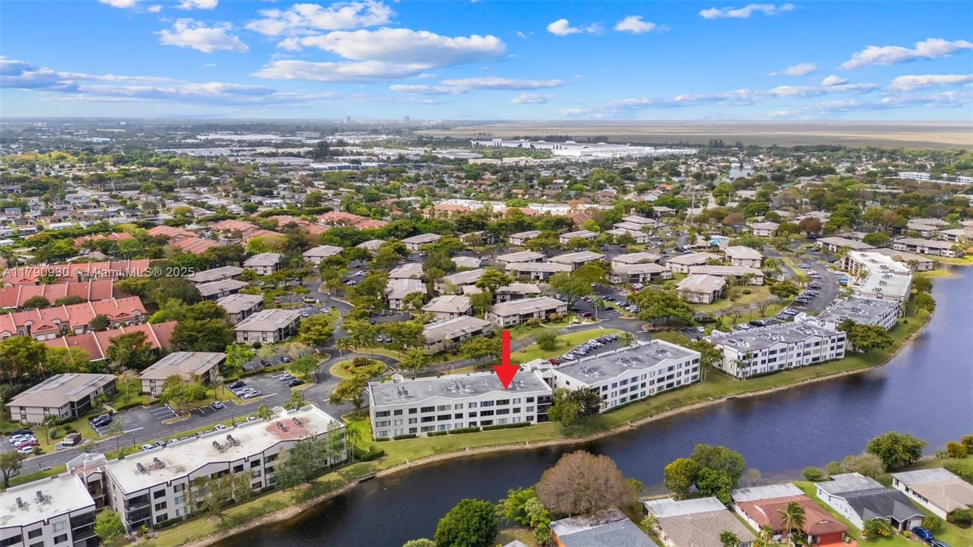 Property Slideshow image 2 of 50 | 9585 n belfort cir # 308, Tamarac, FL, 33321