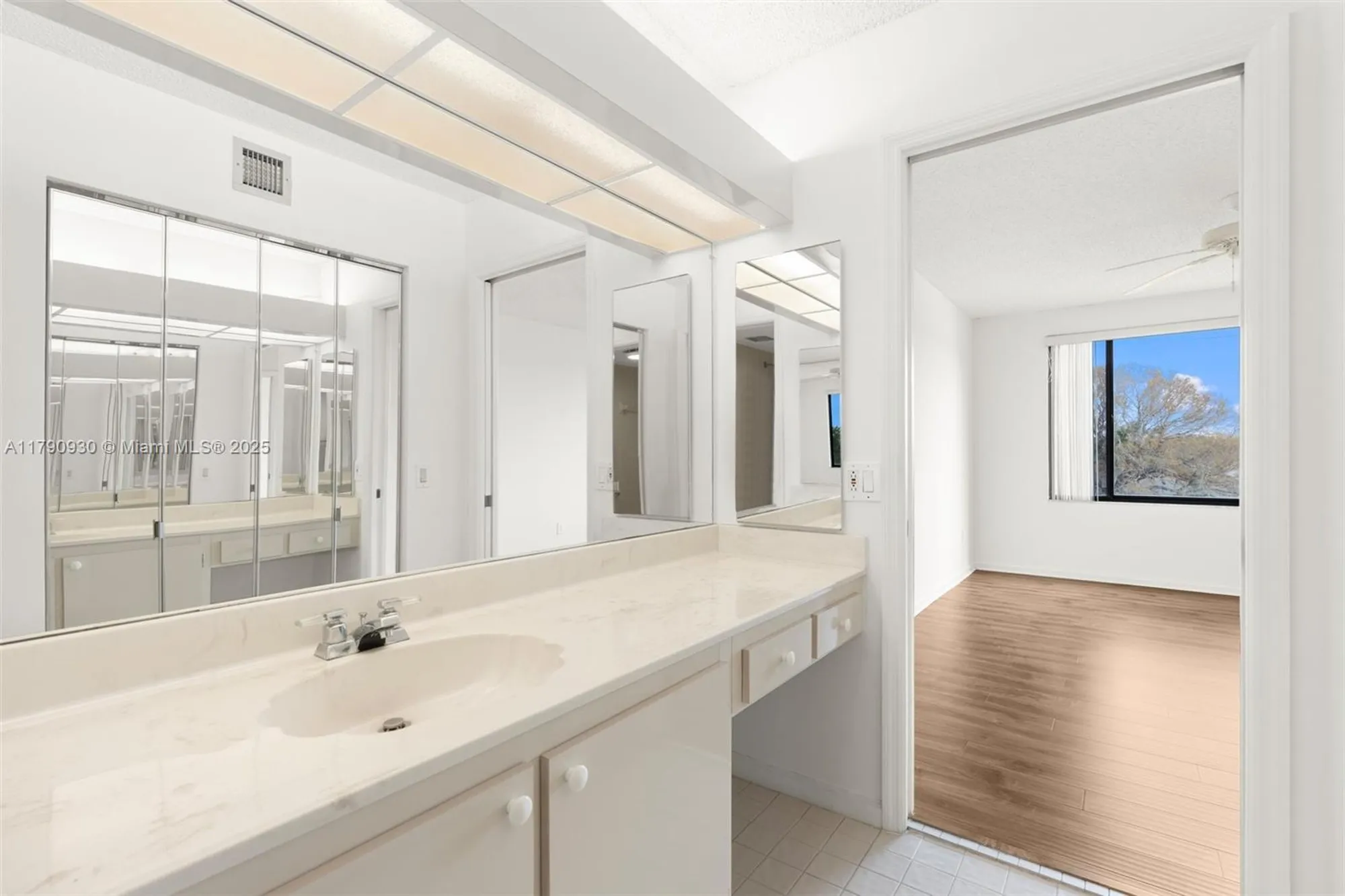 Property Slideshow image 35 of 50 | 9585 n belfort cir # 308, Tamarac, FL, 33321