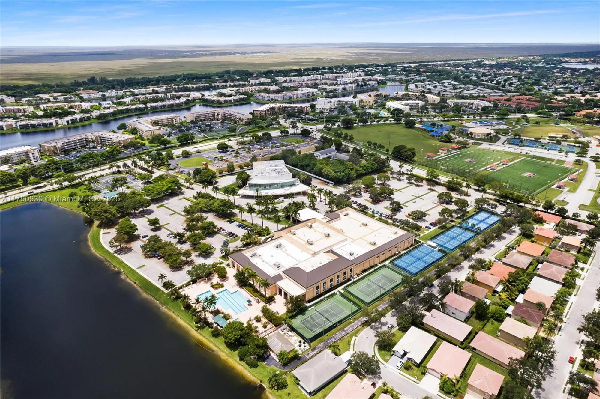 Property Slideshow image 4 of 50 | 9585 n belfort cir # 308, Tamarac, FL, 33321