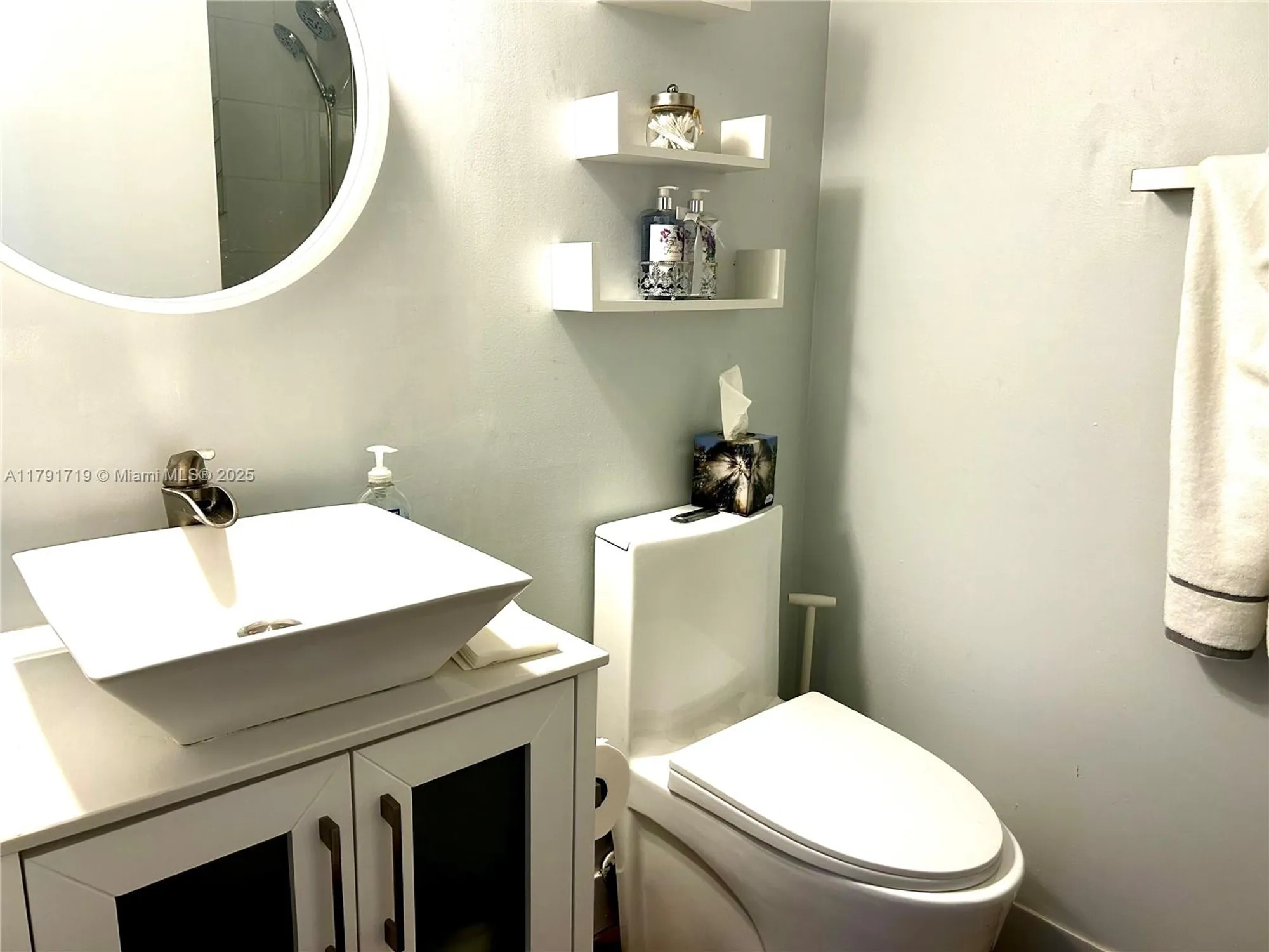 Property Slideshow image 11 of 22 | 7903 willow spring dr 1112, Lake Worth, FL, 33467