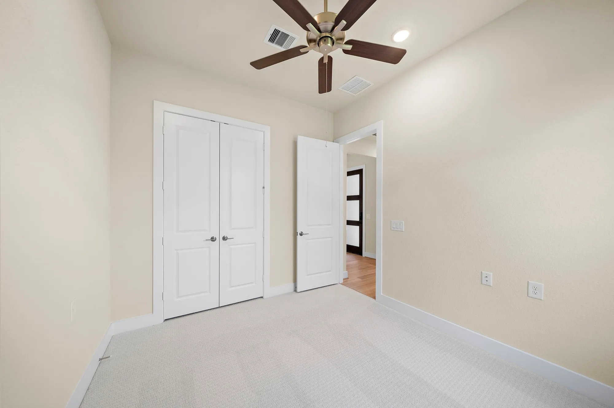 Property Slideshow image 24 of 48 | 14915 lake par cir, Willis, TX, 77318