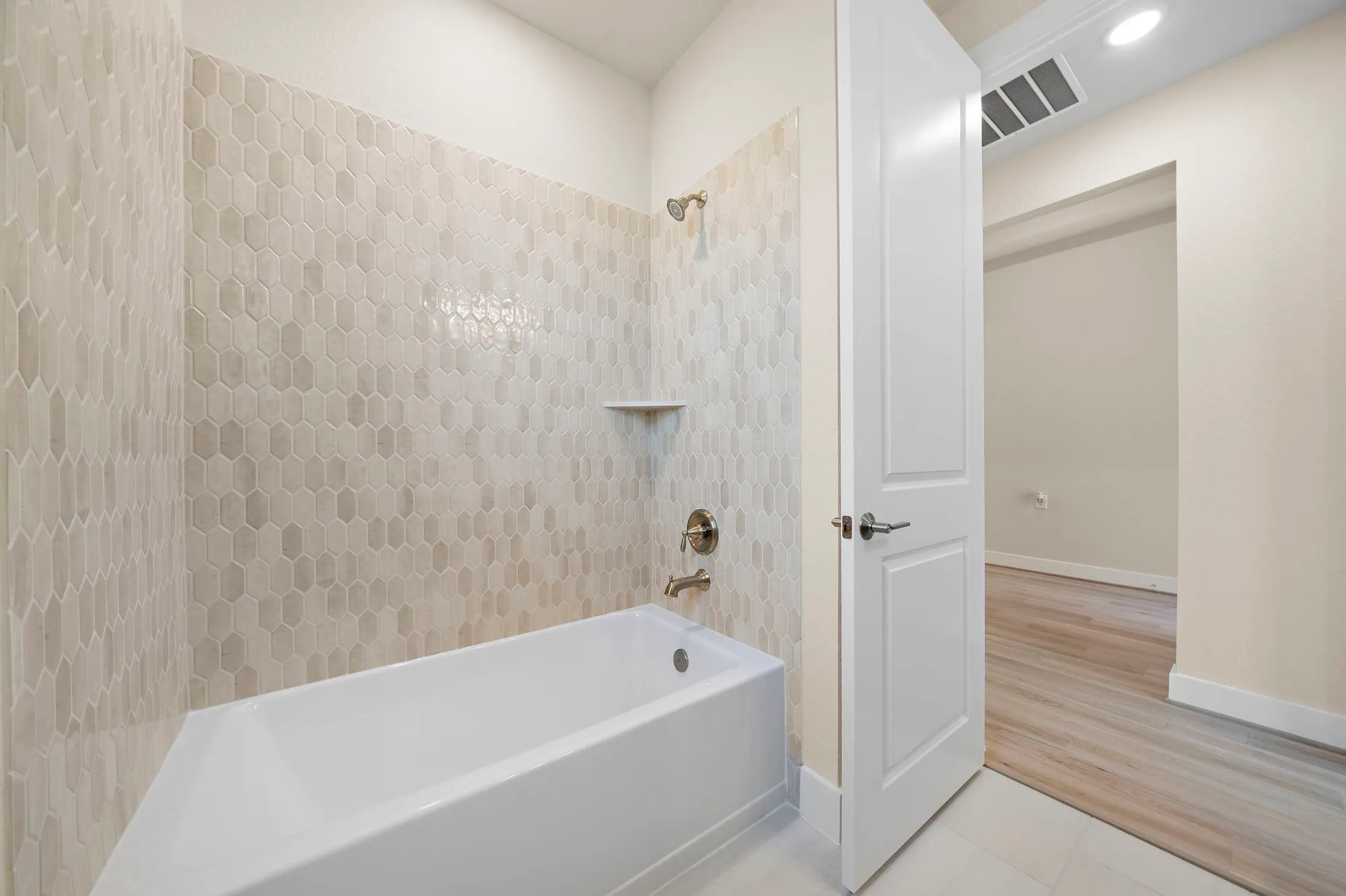 Property Slideshow image 26 of 48 | 14915 lake par cir, Willis, TX, 77318