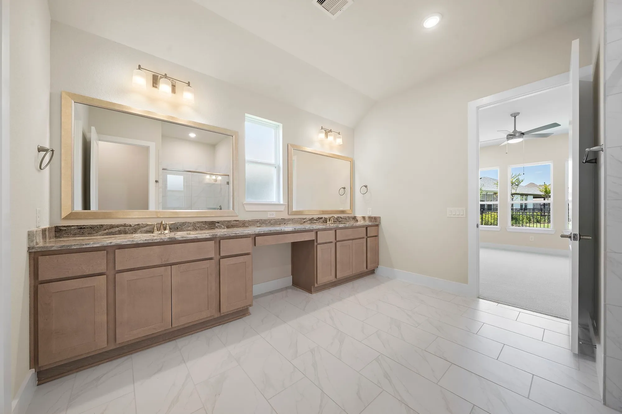 Property Slideshow image 29 of 48 | 14915 lake par cir, Willis, TX, 77318