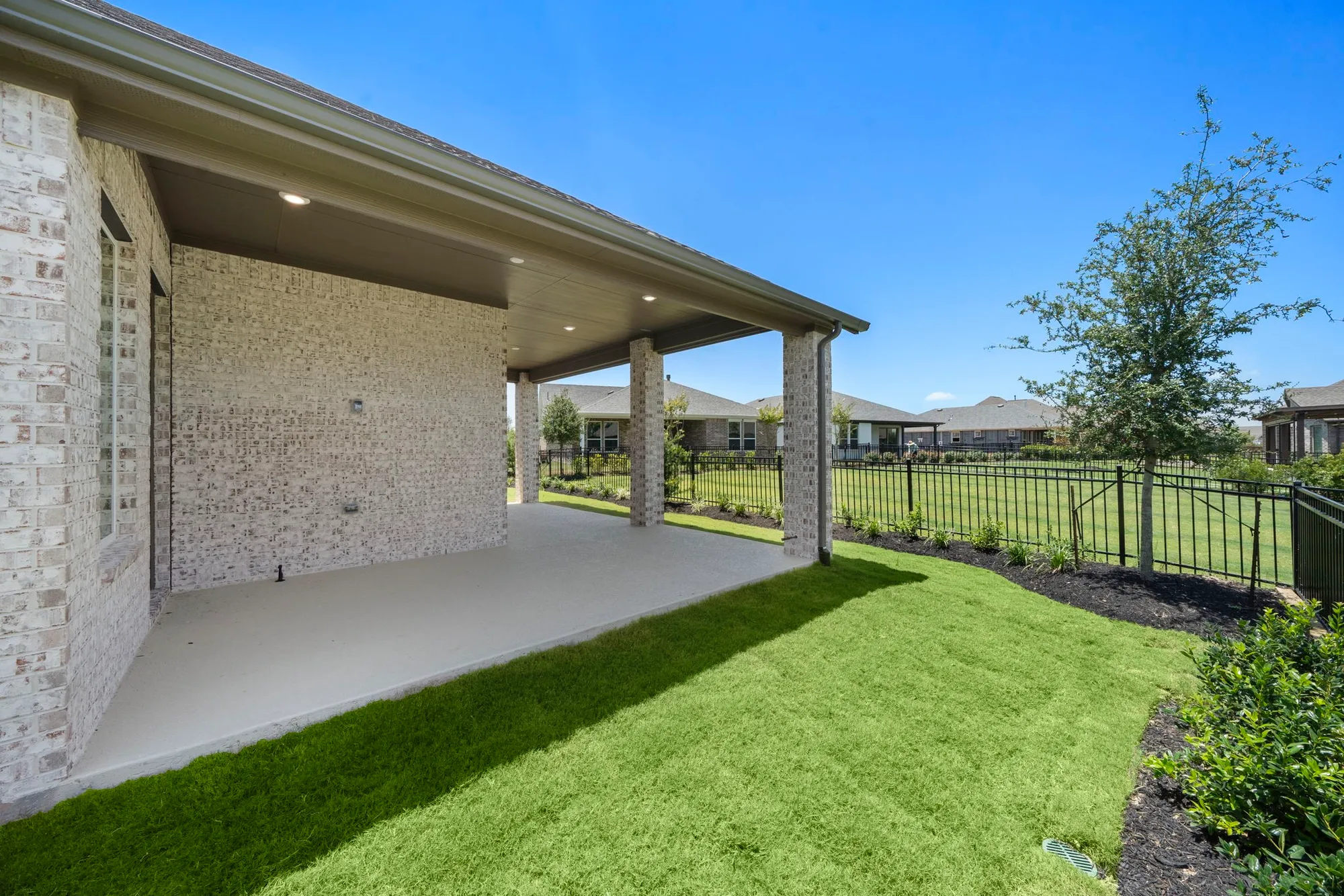 Property Slideshow image 35 of 48 | 14915 lake par cir, Willis, TX, 77318