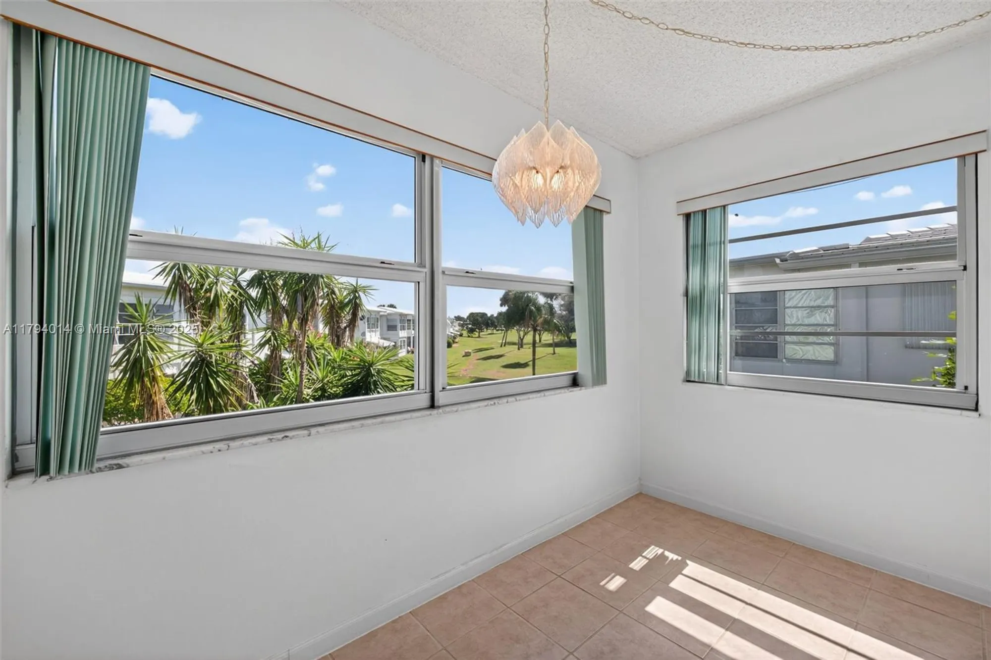 Property Slideshow image 11 of 50 | 401 s golf blvd 270, Pompano Beach, FL, 33064