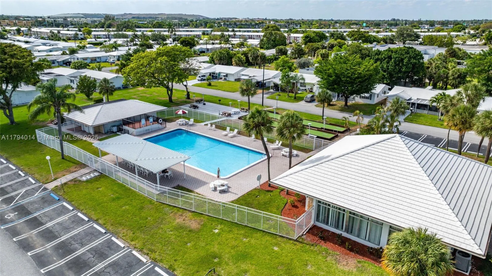 Property Slideshow image 33 of 50 | 401 s golf blvd 270, Pompano Beach, FL, 33064