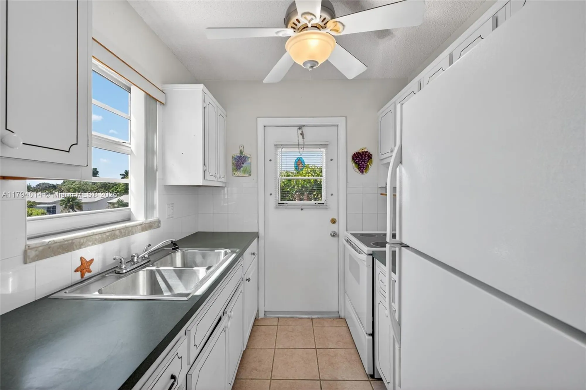 Property Slideshow image 9 of 50 | 401 s golf blvd 270, Pompano Beach, FL, 33064
