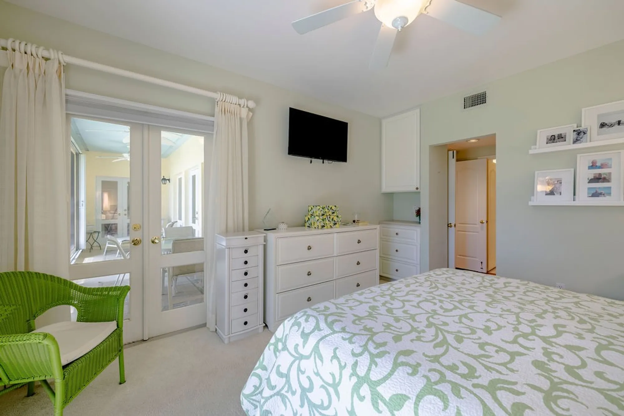 Property Slideshow image 17 of 35 | 5025 harmony cir apt 203, Vero Beach, FL, 32967