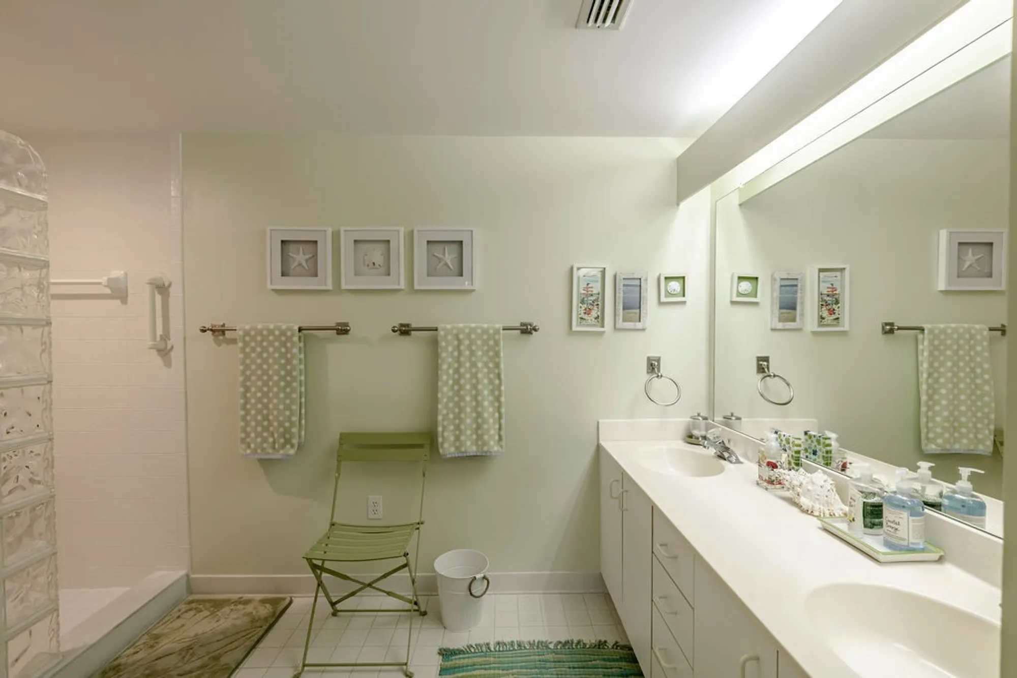 Property Slideshow image 25 of 35 | 5025 harmony cir apt 203, Vero Beach, FL, 32967