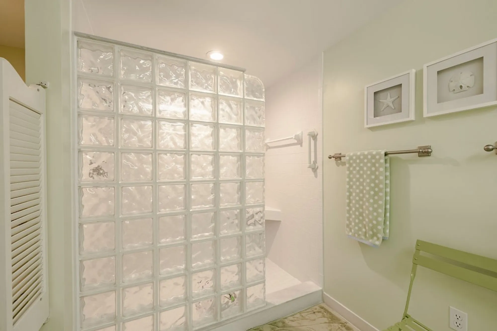 Property Slideshow image 26 of 35 | 5025 harmony cir apt 203, Vero Beach, FL, 32967