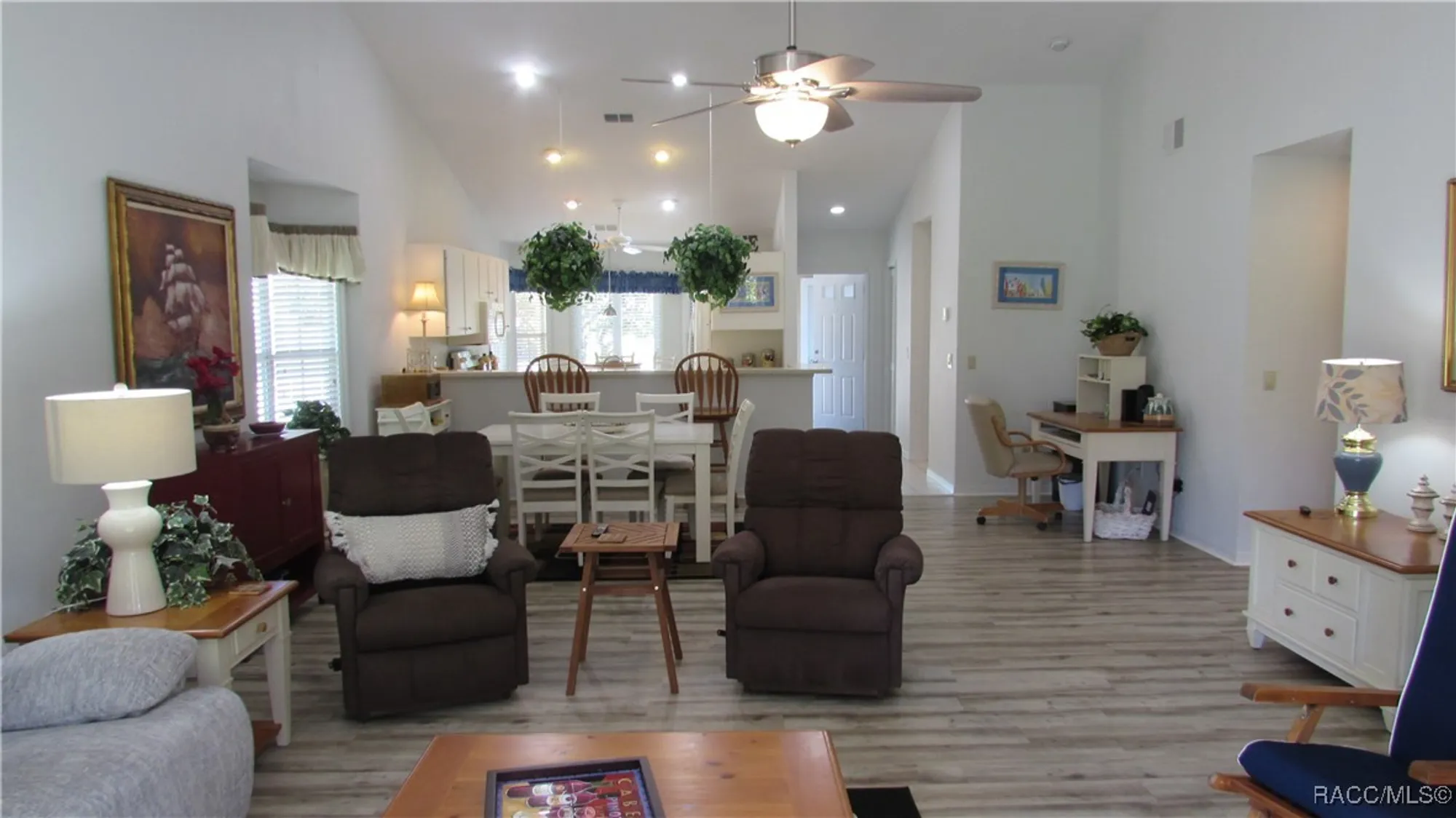 Property Slideshow image 10 of 42 | 6084 w fairhaven ct, Crystal River, FL, 34429