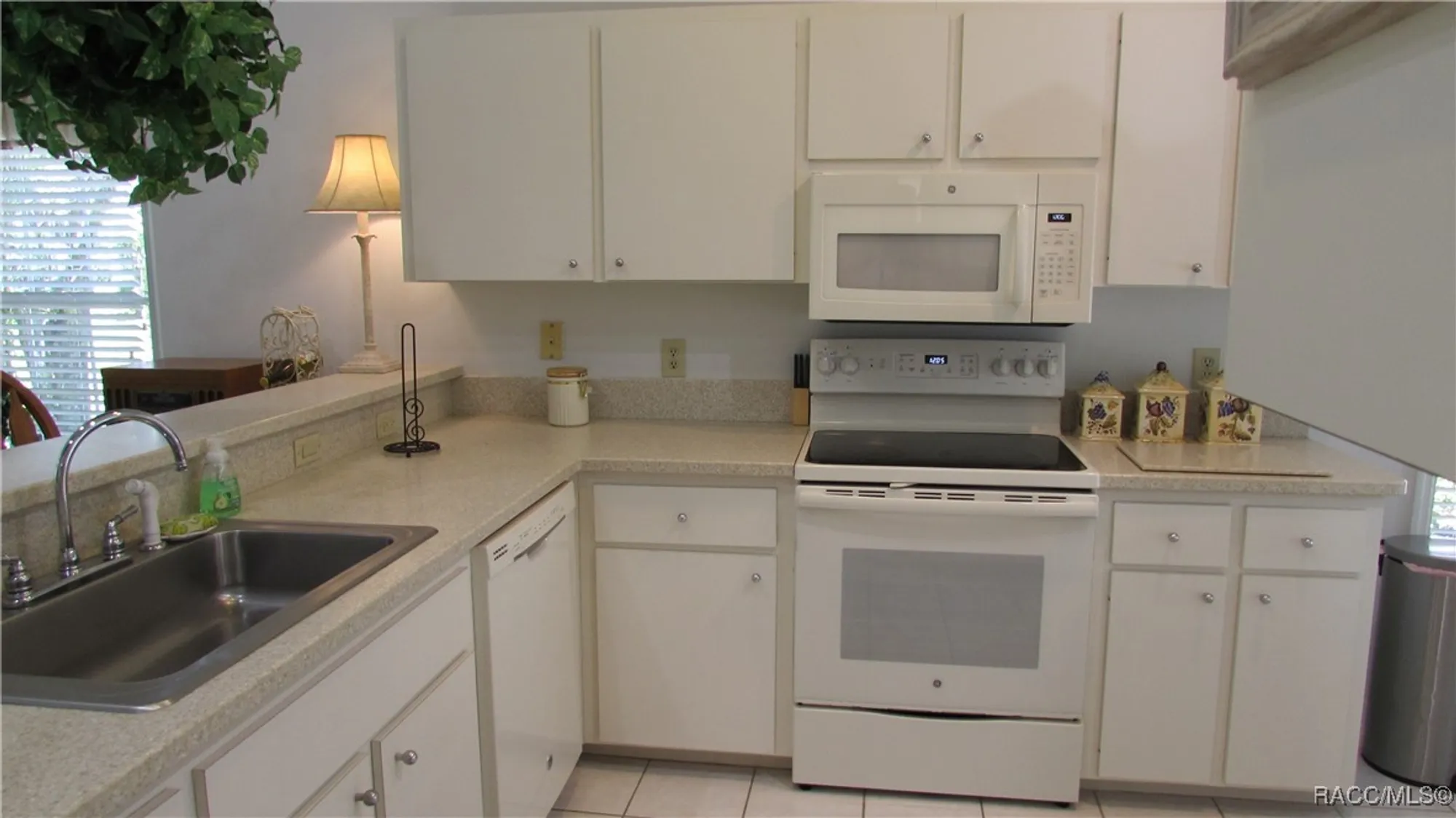 Property Slideshow image 7 of 42 | 6084 w fairhaven ct, Crystal River, FL, 34429