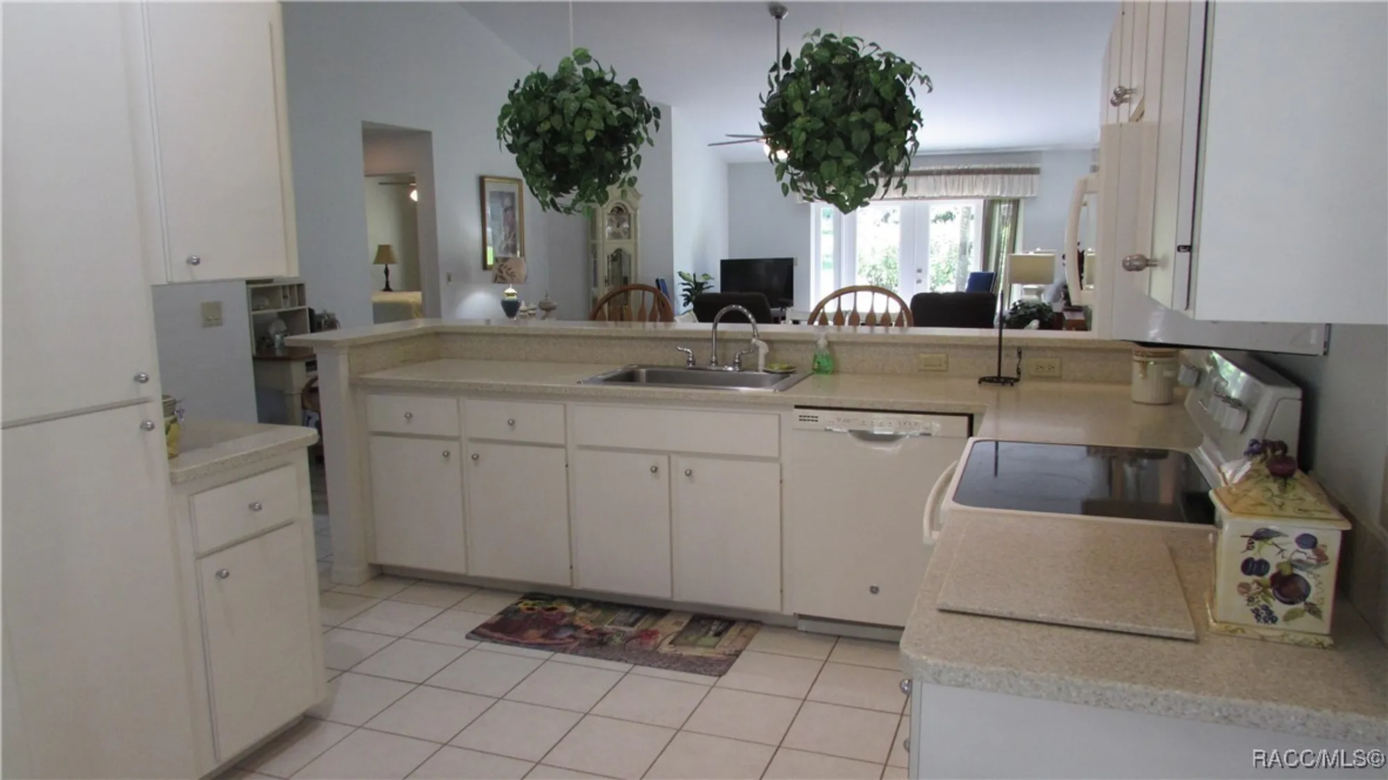 Property Slideshow image 8 of 42 | 6084 w fairhaven ct, Crystal River, FL, 34429