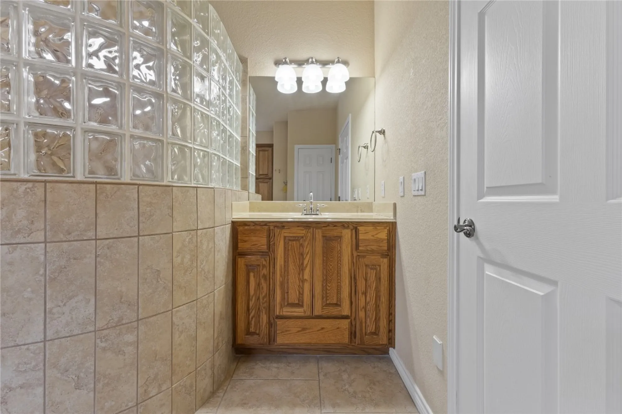 Property Slideshow image 15 of 38 | 1005 fort davis st, Georgetown, TX, 78633