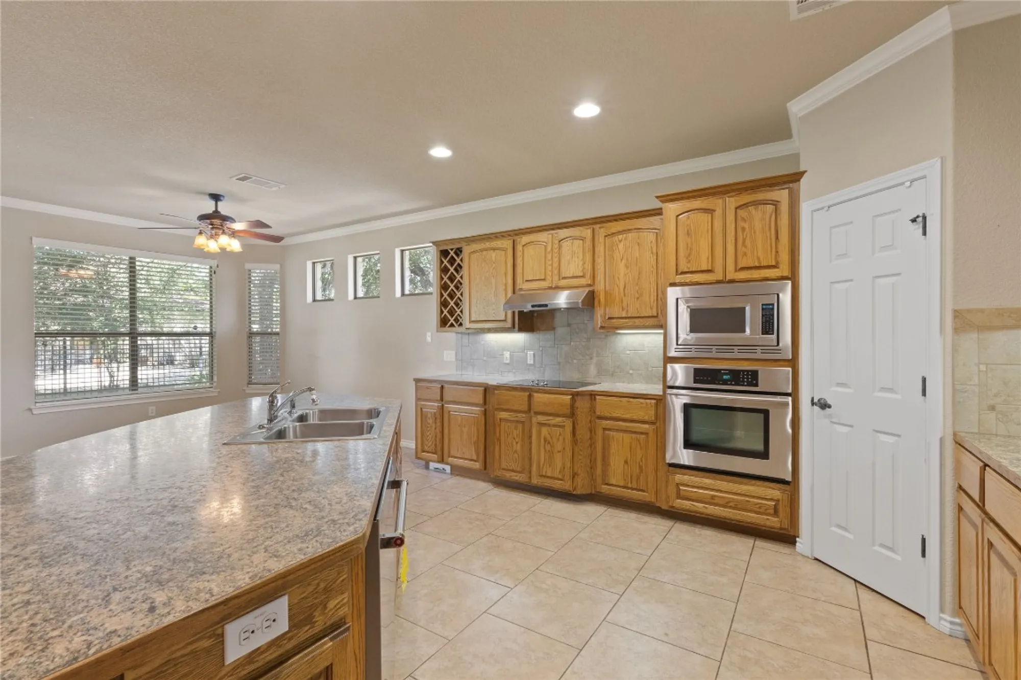 Property Slideshow image 10 of 38 | 1005 fort davis st, Georgetown, TX, 78633