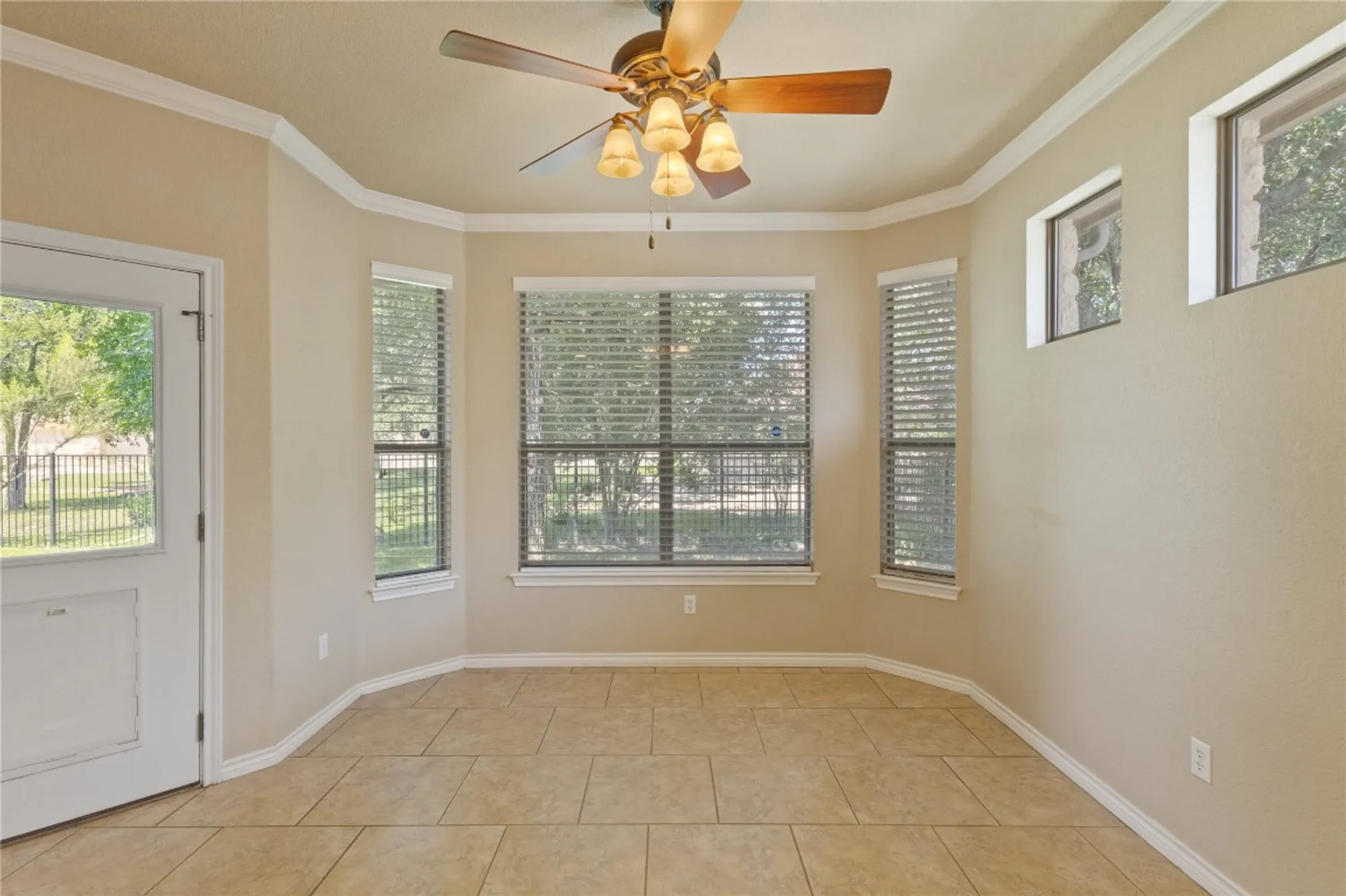 Property Slideshow image 11 of 38 | 1005 fort davis st, Georgetown, TX, 78633