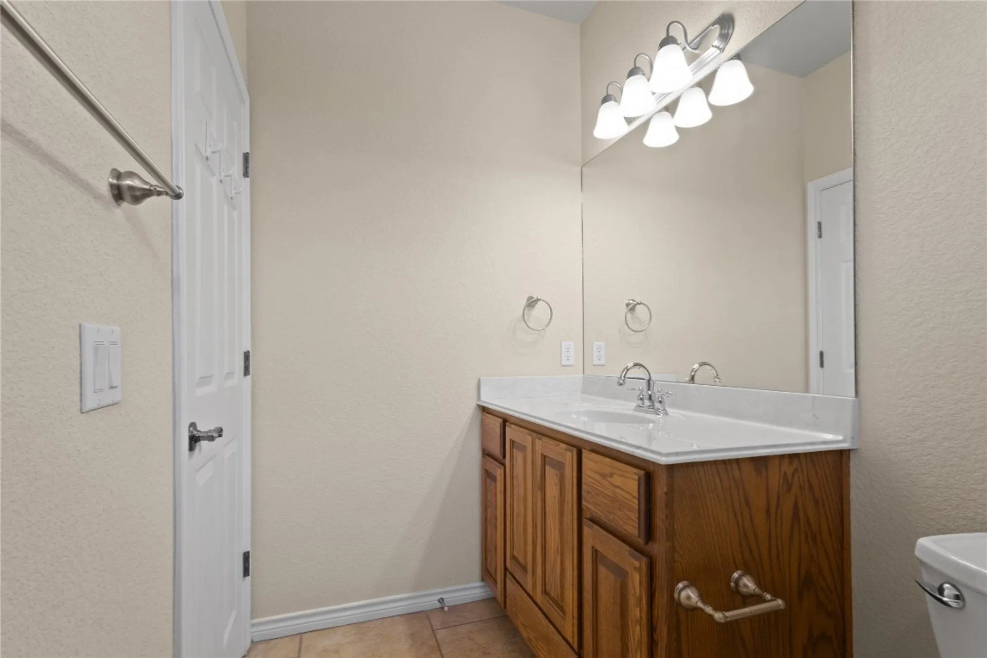 Property Slideshow image 20 of 38 | 1005 fort davis st, Georgetown, TX, 78633