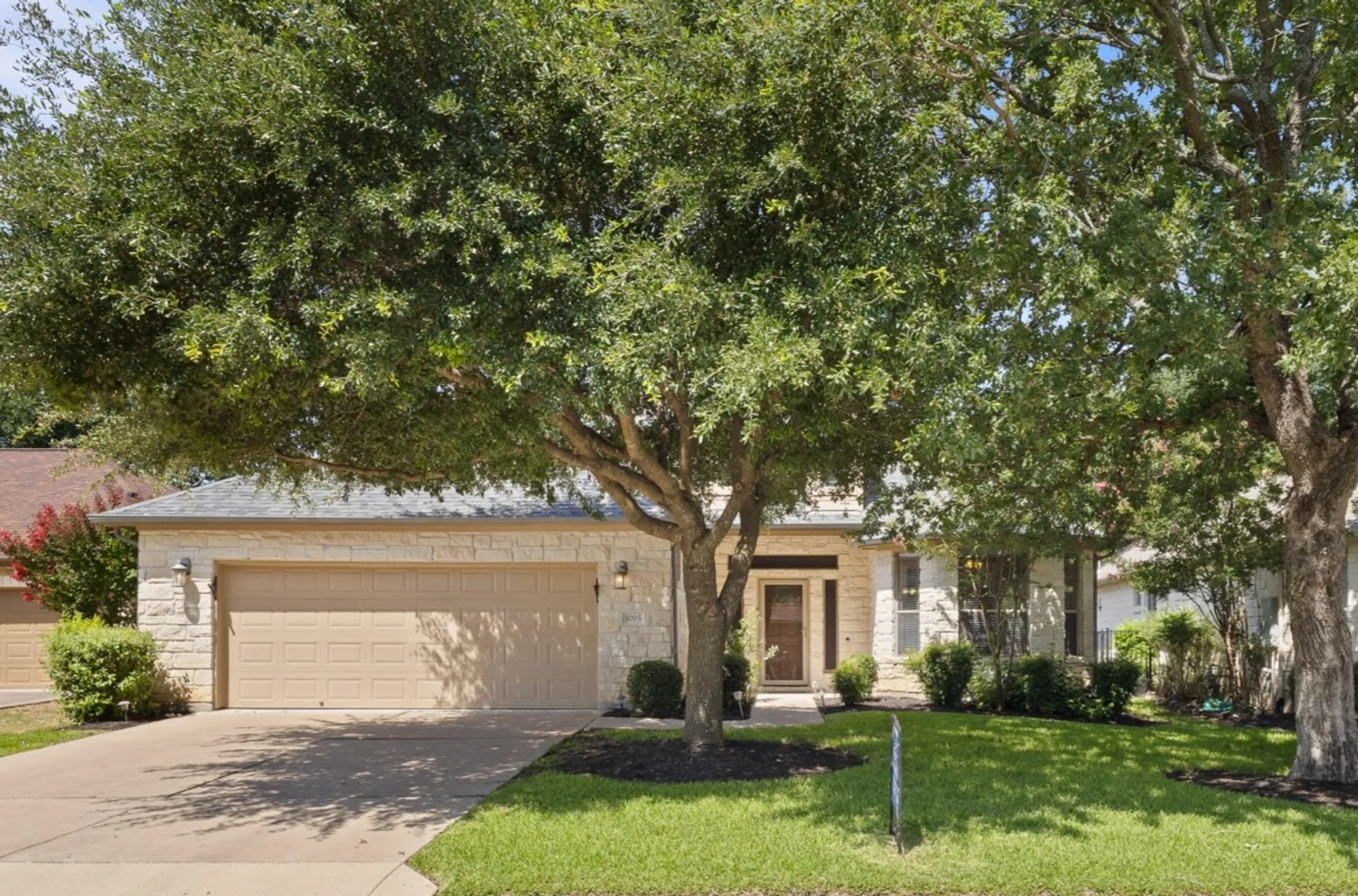 Property Slideshow image 3 of 38 | 1005 fort davis st, Georgetown, TX, 78633