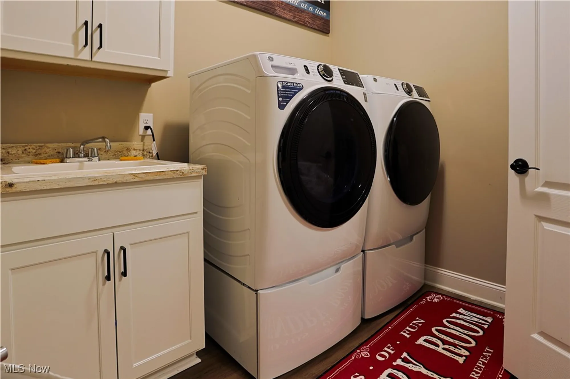 Property Slideshow image 15 of 28 | 601 cedar crest dr, Elyria, OH, 44035