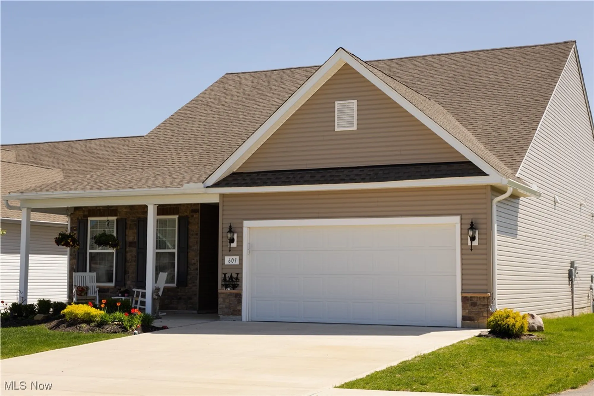 Property Slideshow image 1 of 28 | 601 cedar crest dr, Elyria, OH, 44035