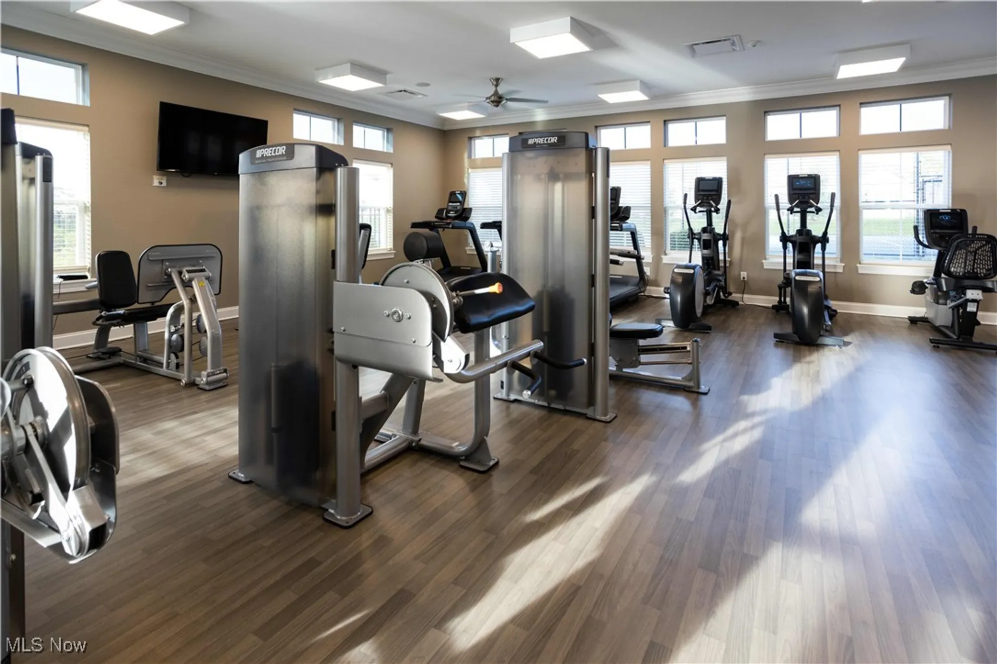 Property Slideshow image 21 of 28 | 601 cedar crest dr, Elyria, OH, 44035