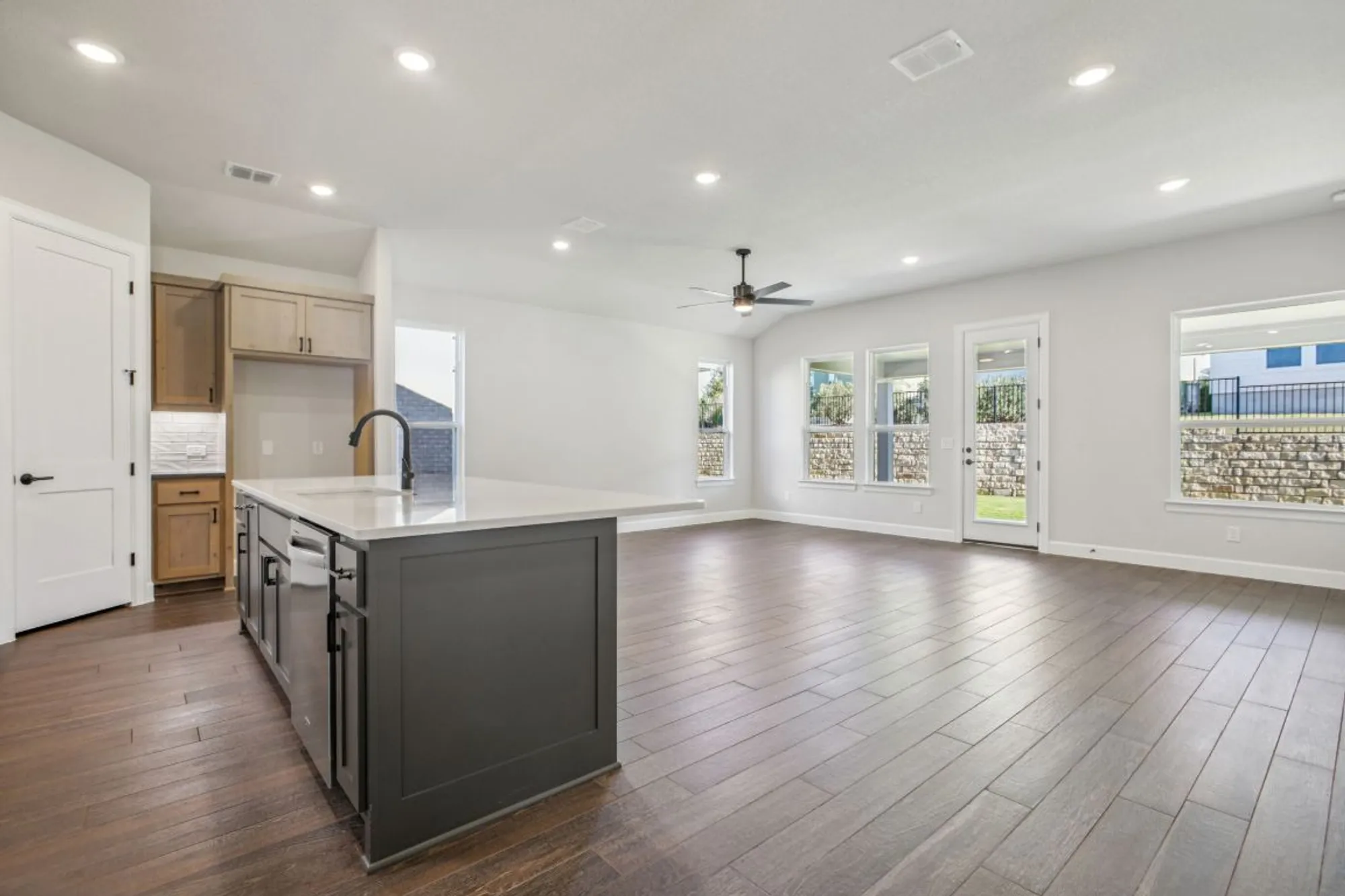 Property Slideshow image 13 of 38 | 322 sweeping sage ln, San Marcos, TX, 78666