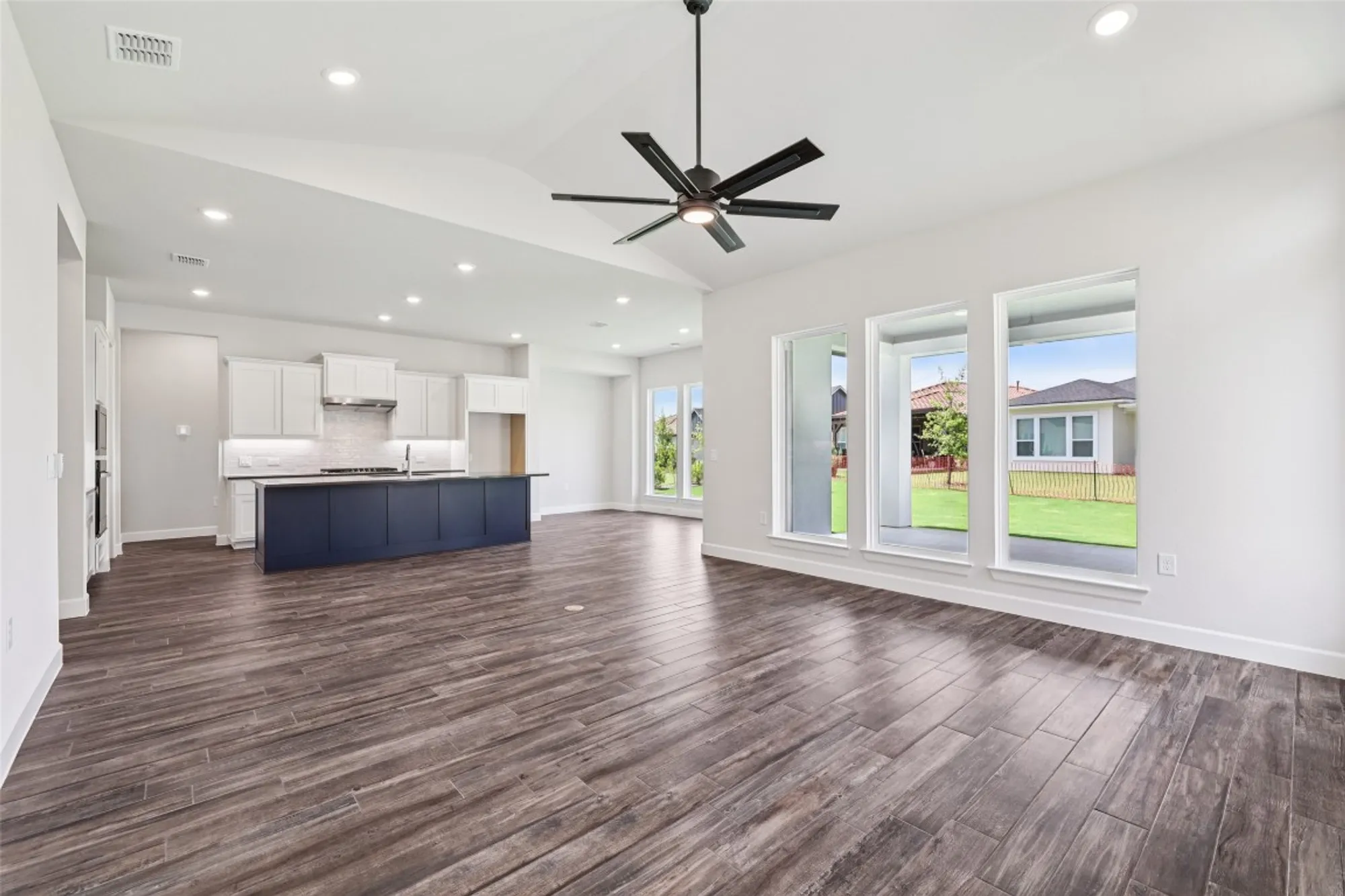 Property Slideshow image 5 of 26 | 329 sweeping sage ln, San Marcos, TX, 78666