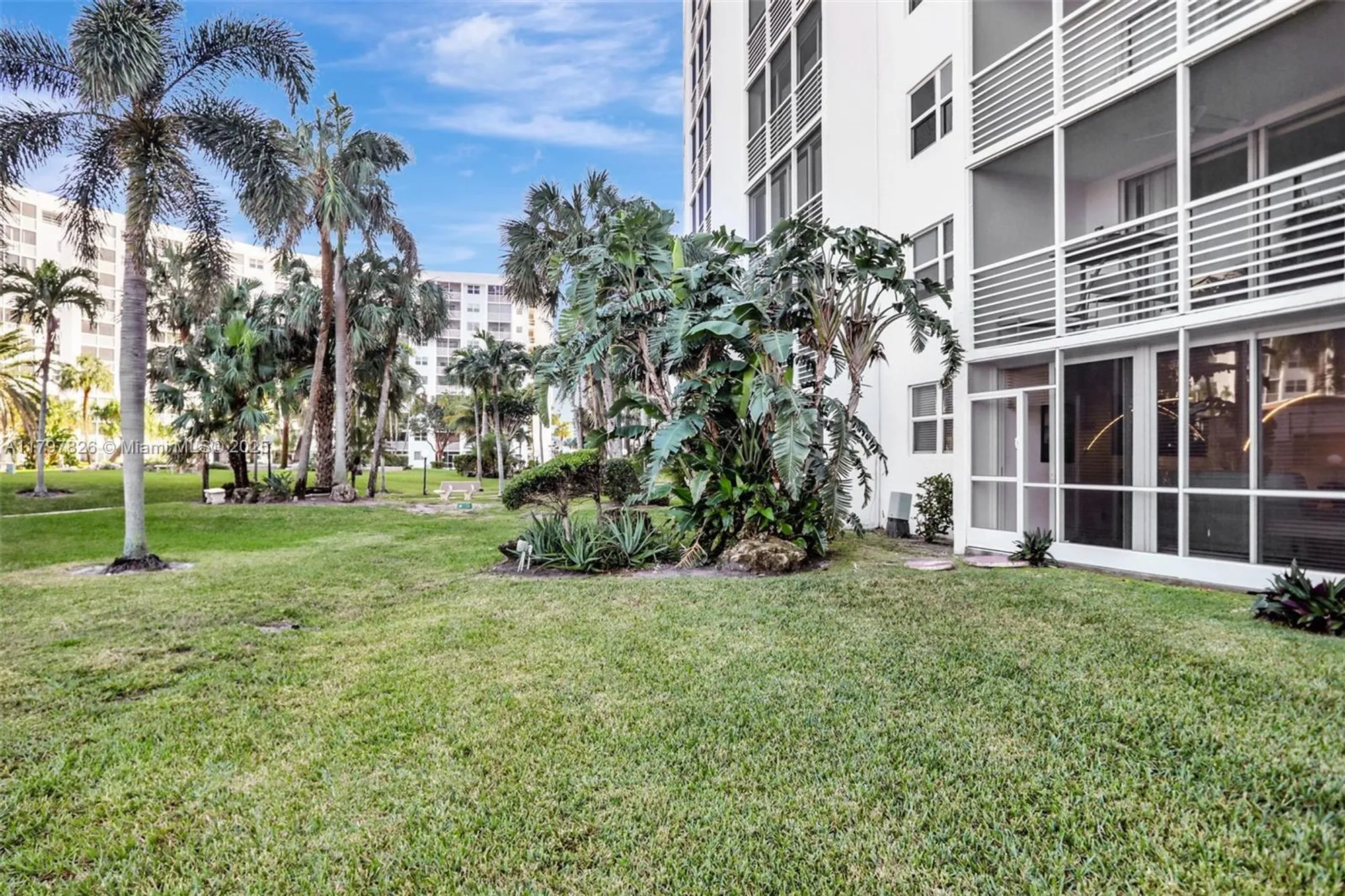 Property Slideshow image 25 of 37 | 2731 ne 14th street cswy 115, Pompano Beach, FL, 33062