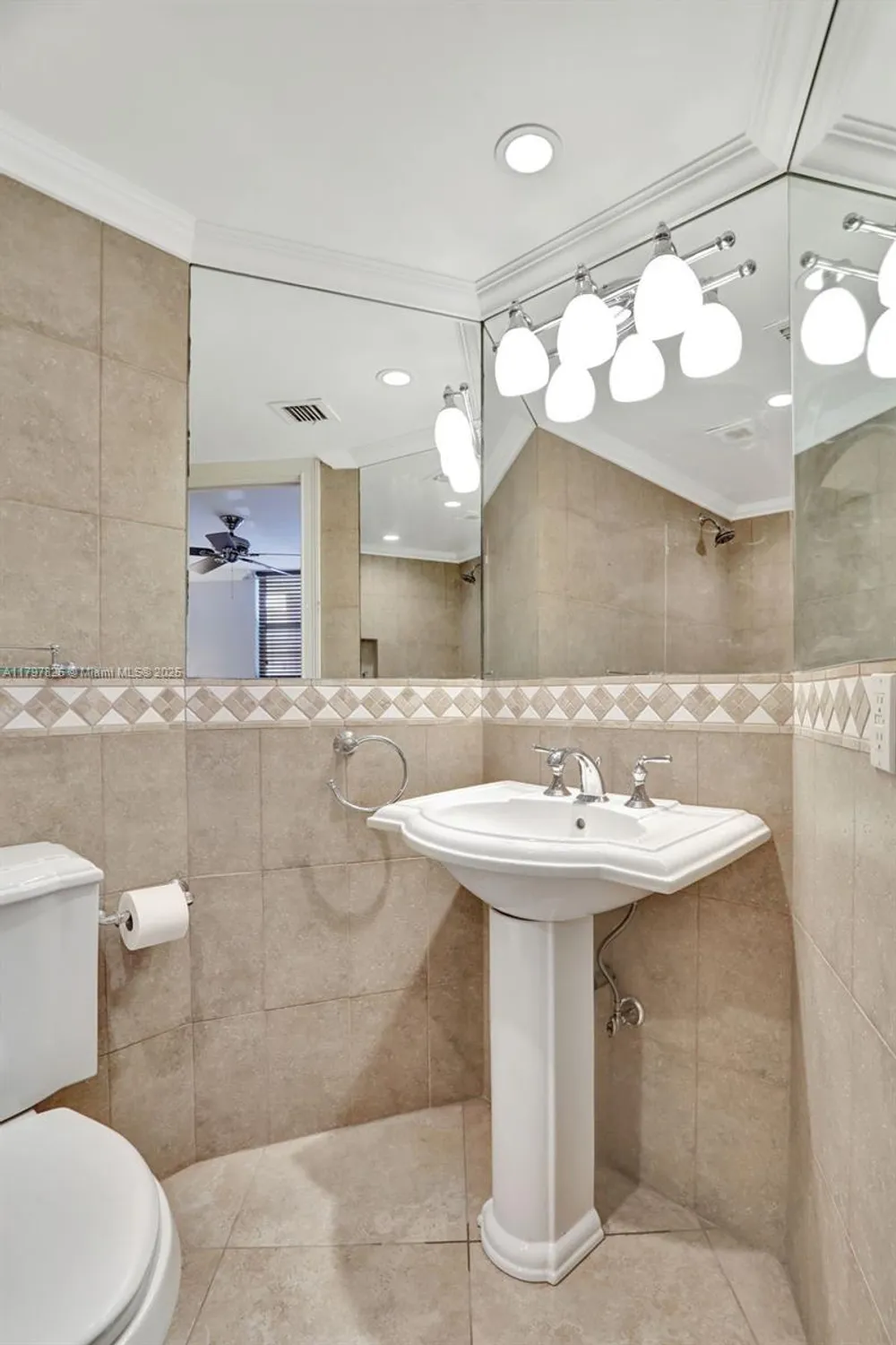 Property Slideshow image 23 of 37 | 2731 ne 14th street cswy 115, Pompano Beach, FL, 33062