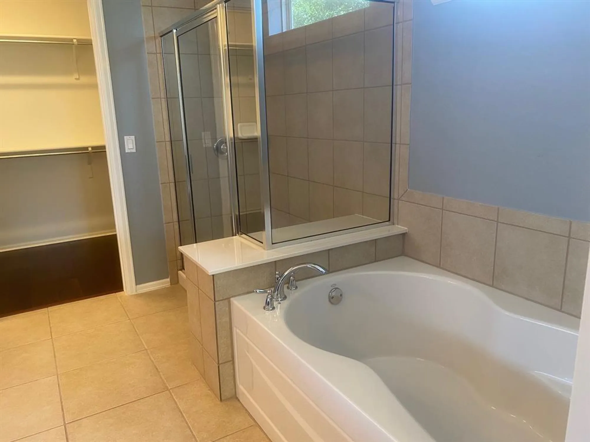 Property Slideshow image 14 of 34 | 721 independence creek ln, Georgetown, TX, 78633