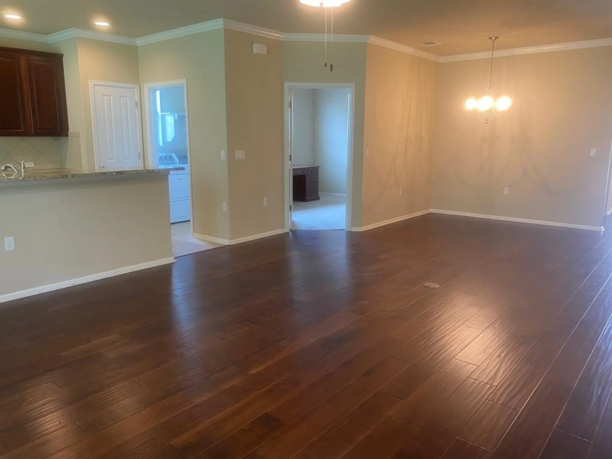 Property Slideshow image 18 of 34 | 721 independence creek ln, Georgetown, TX, 78633