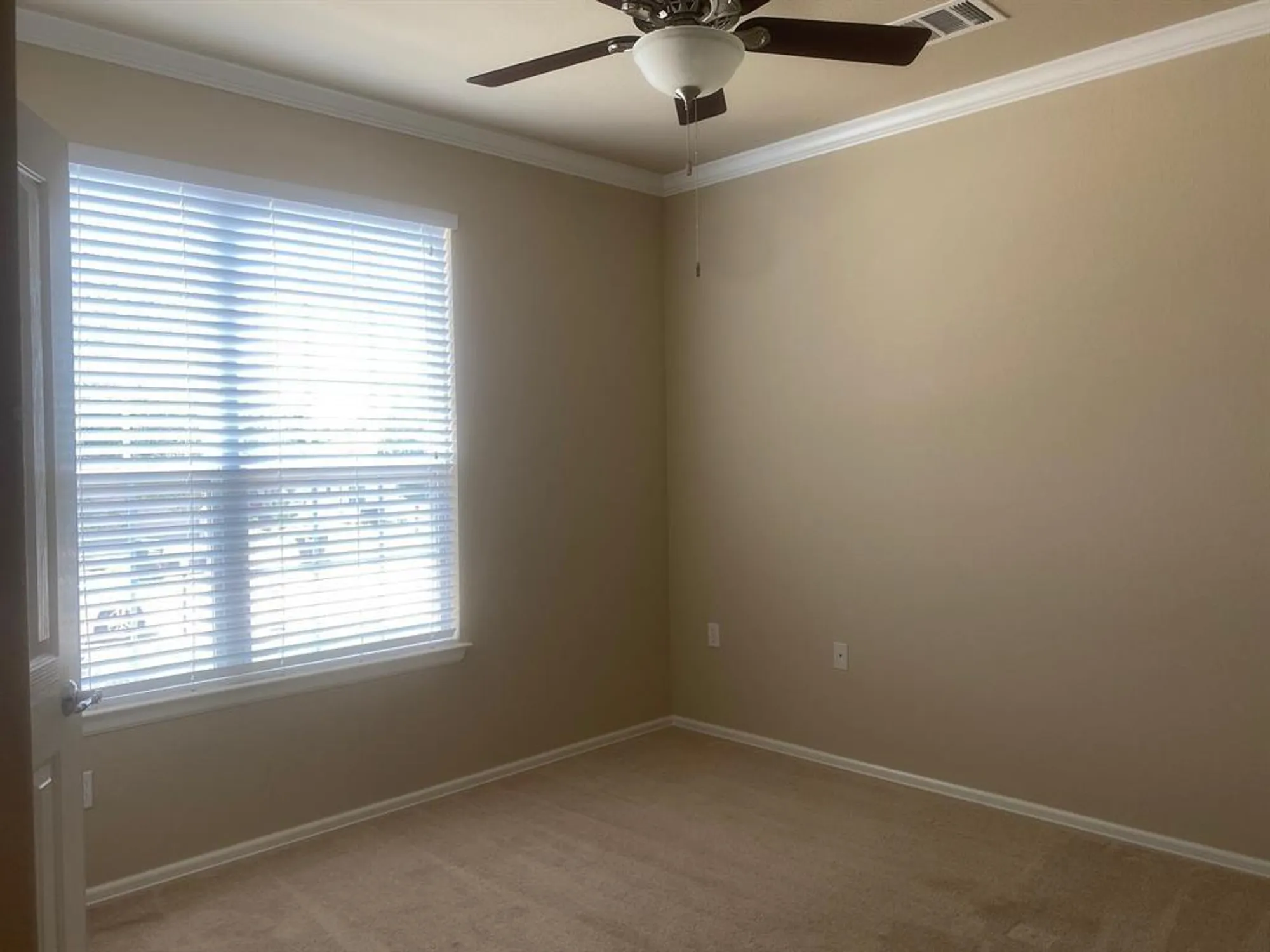 Property Slideshow image 25 of 34 | 721 independence creek ln, Georgetown, TX, 78633