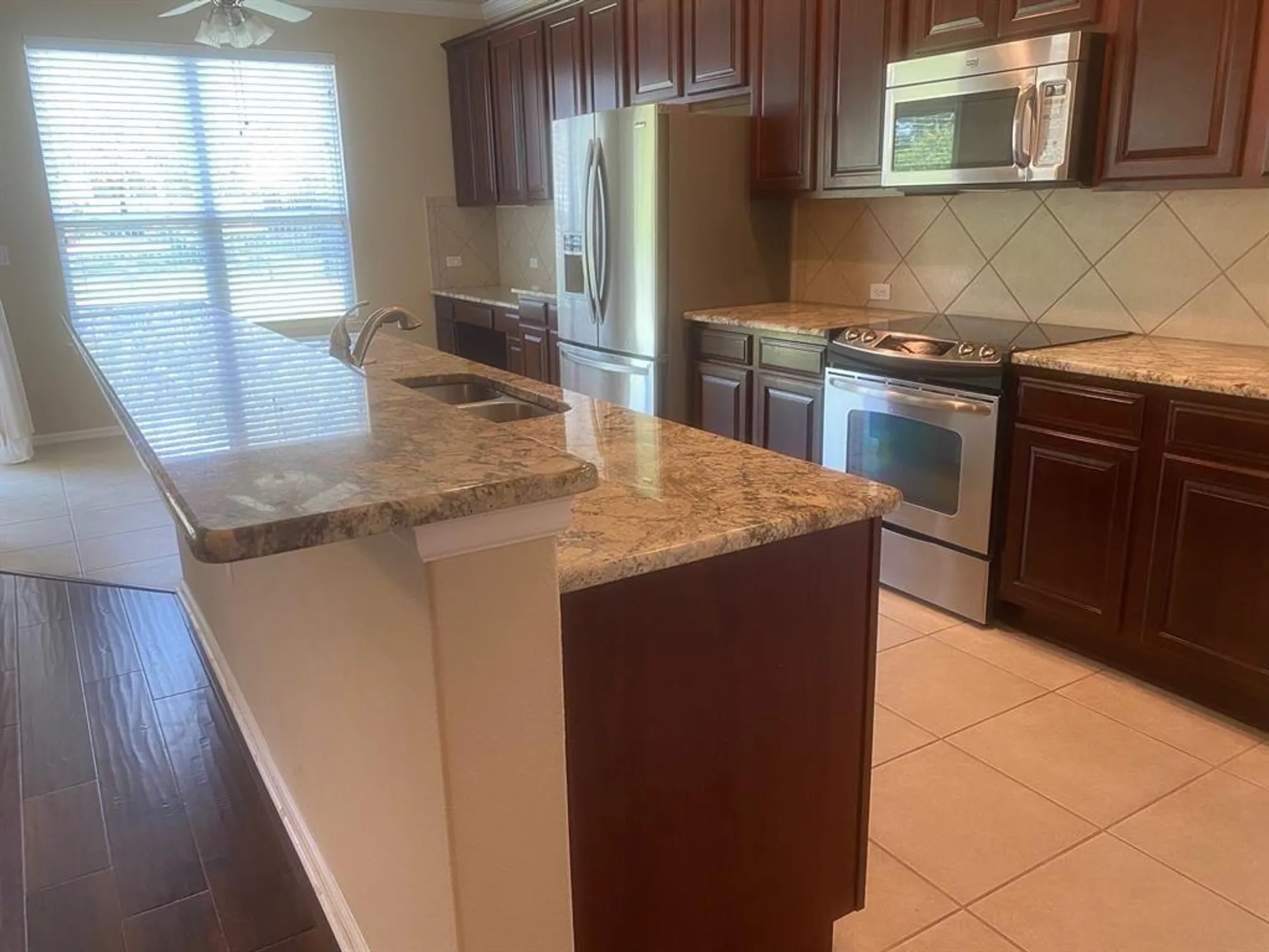 Property Slideshow image 5 of 34 | 721 independence creek ln, Georgetown, TX, 78633