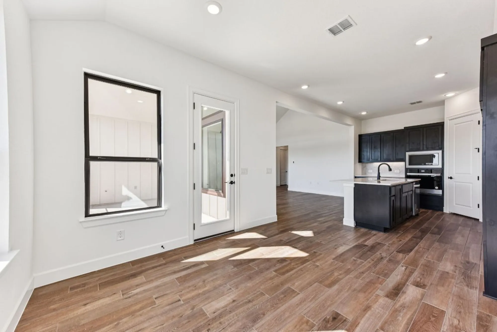 Property Slideshow image 16 of 40 | 203 olive blossom trl, San Marcos, TX, 78666