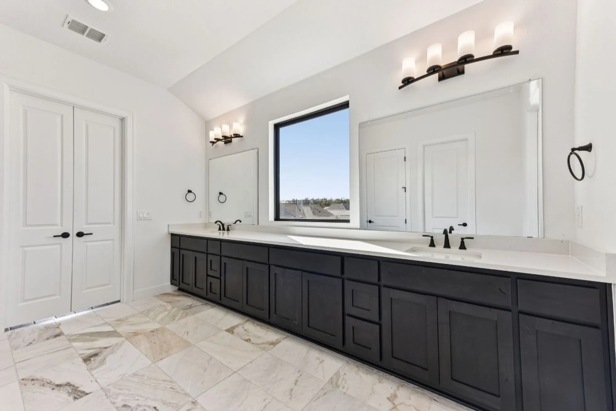 Property Slideshow image 32 of 40 | 203 olive blossom trl, San Marcos, TX, 78666