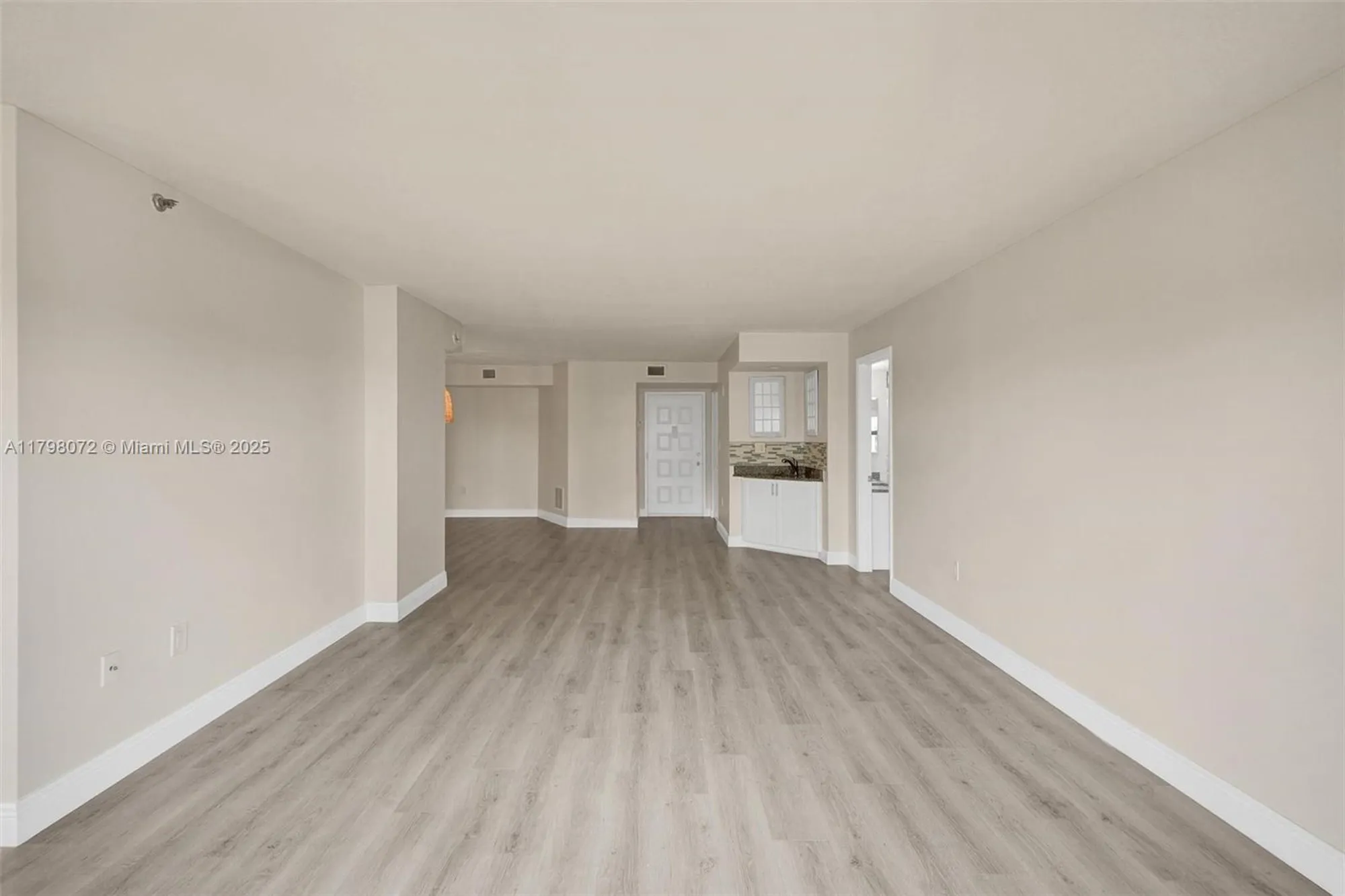 Property Slideshow image 13 of 58 | 1201 s ocean dr apt 316s, Hollywood, FL, 33019