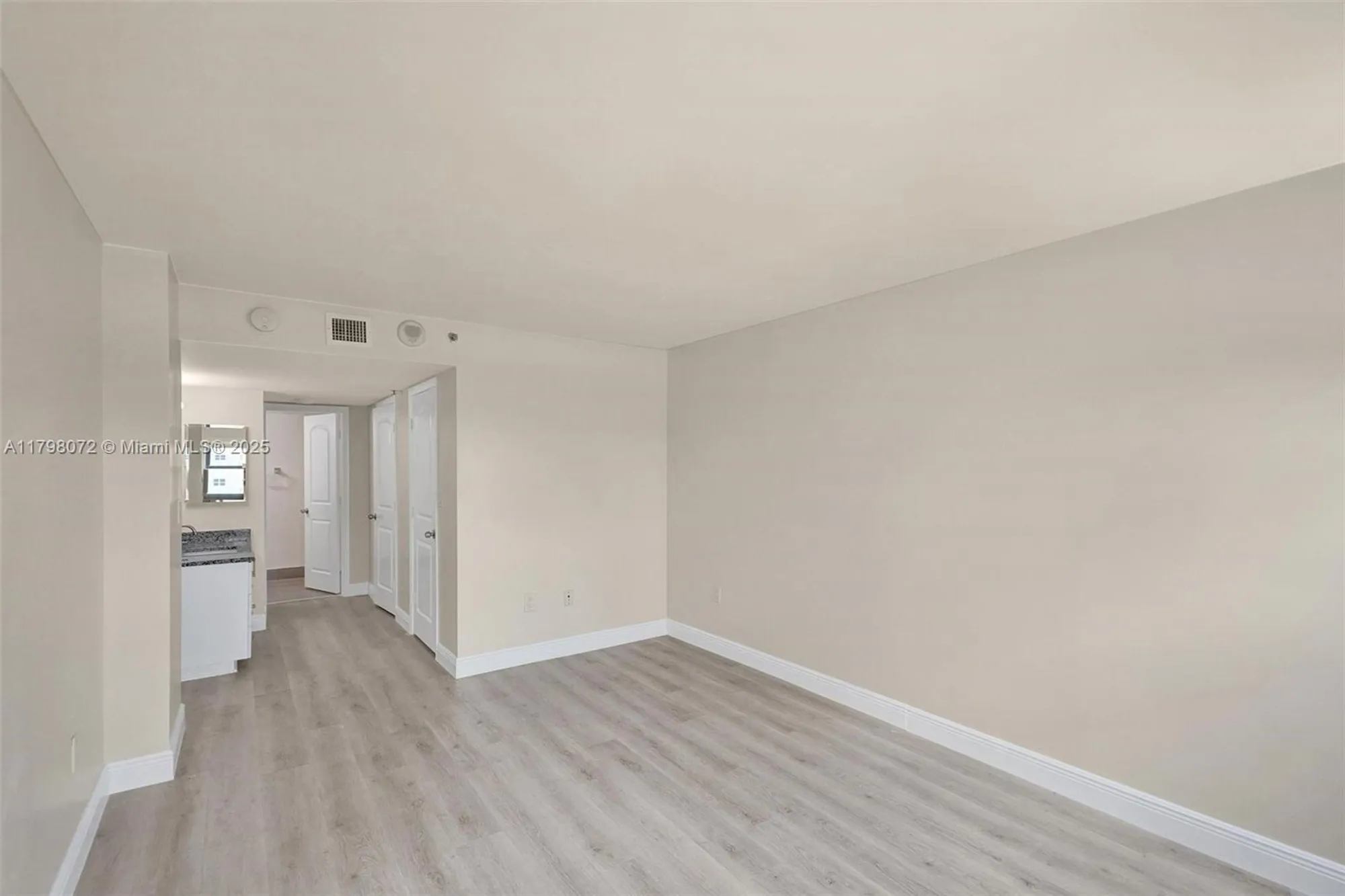 Property Slideshow image 20 of 58 | 1201 s ocean dr apt 316s, Hollywood, FL, 33019