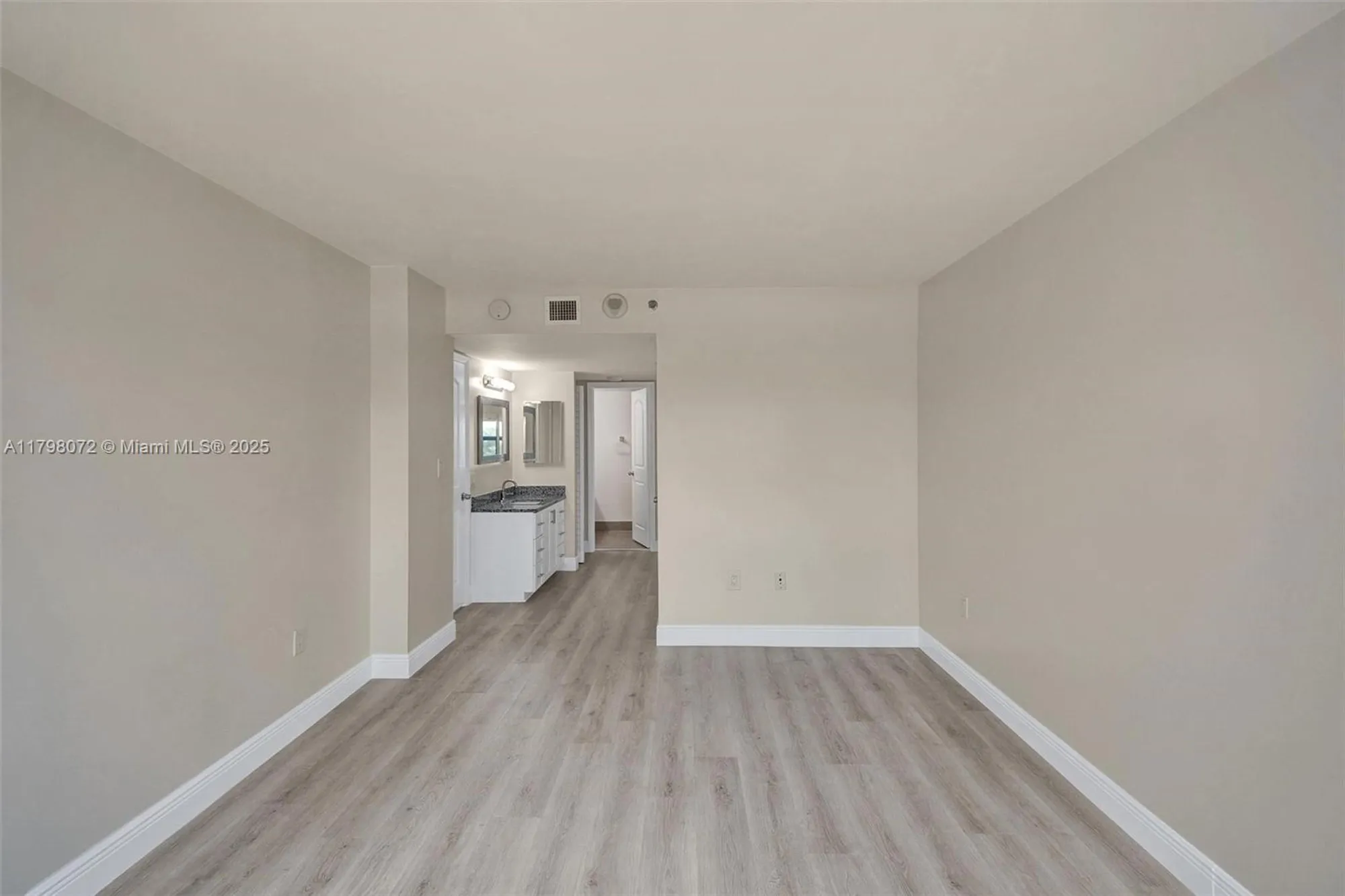 Property Slideshow image 21 of 58 | 1201 s ocean dr apt 316s, Hollywood, FL, 33019