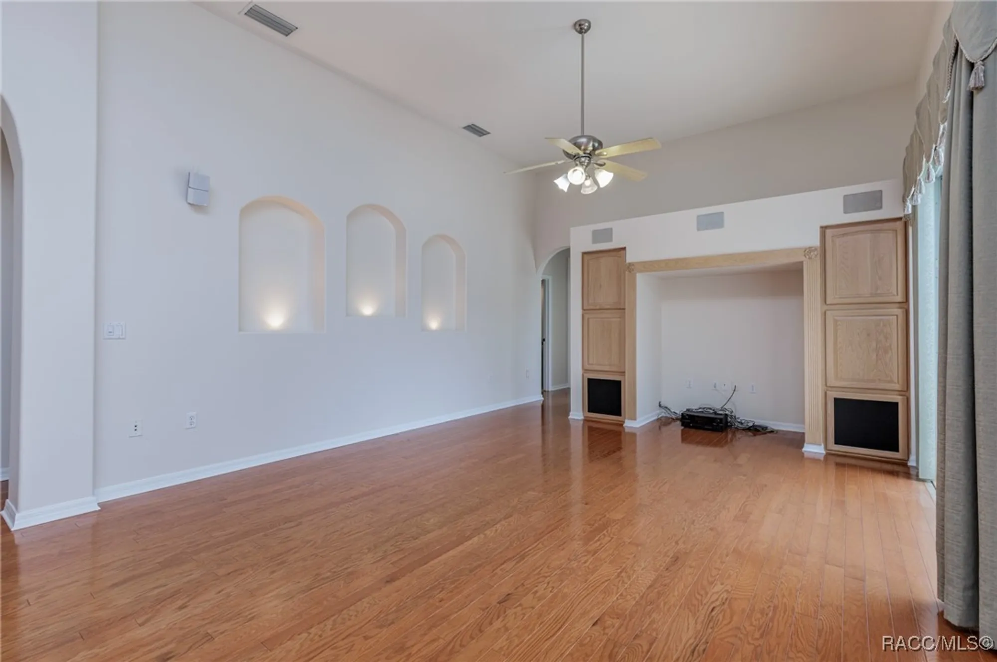 Property Slideshow image 17 of 58 | 361 w greenberg ct, Hernando, FL, 34442