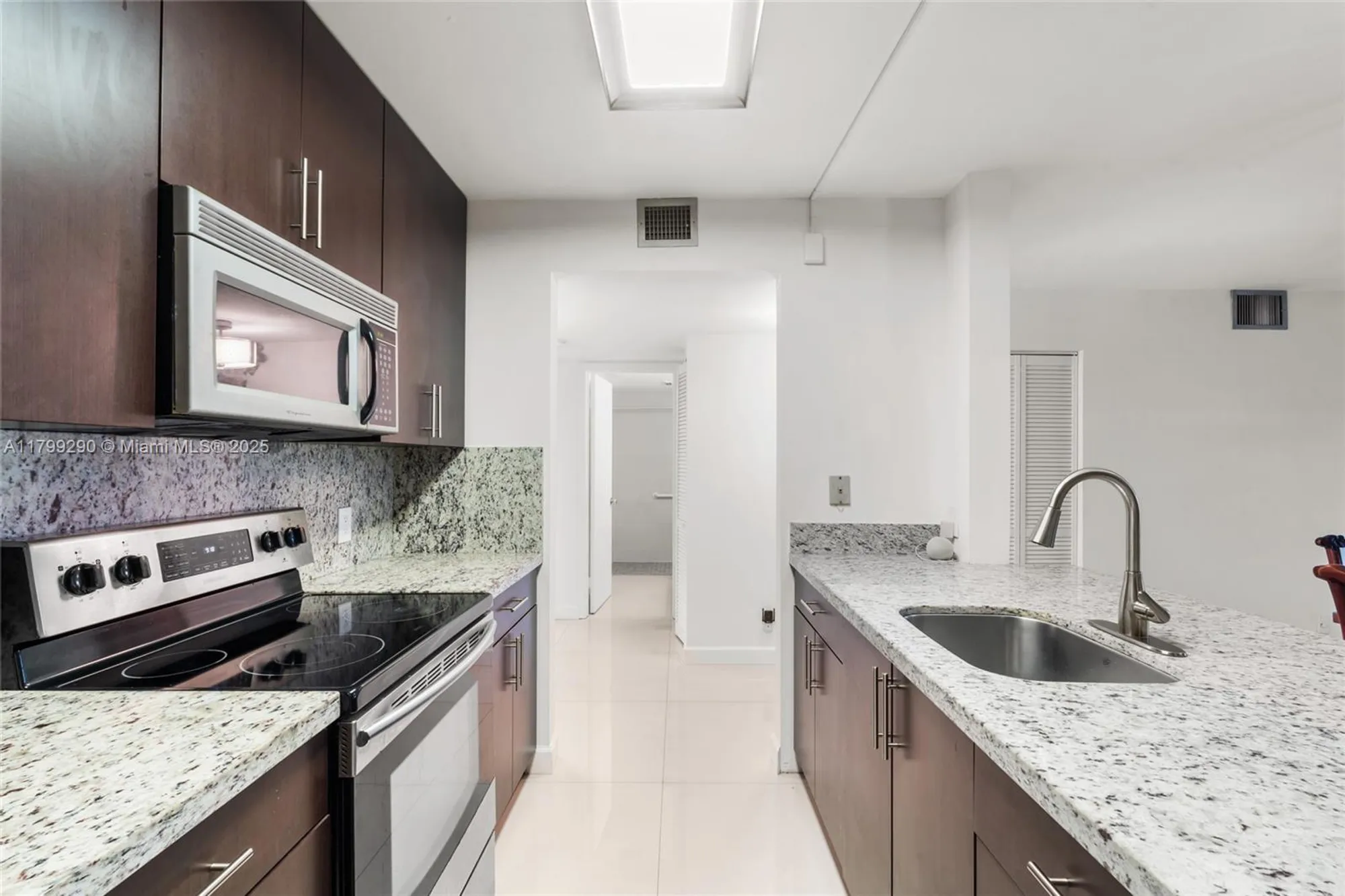 Property Slideshow image 2 of 28 | 12501 sw 14th st apt 108r, Pembroke Pines, FL, 33027