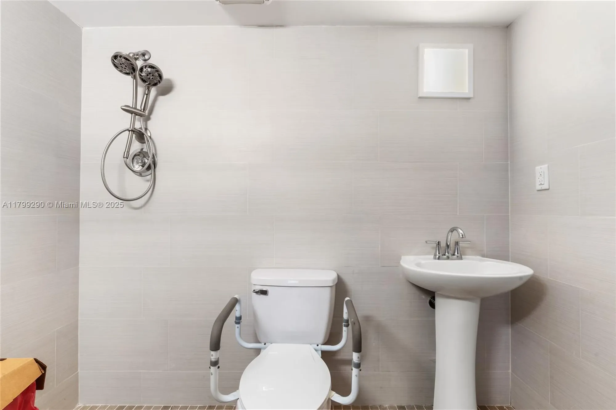 Property Slideshow image 20 of 28 | 12501 sw 14th st apt 108r, Pembroke Pines, FL, 33027