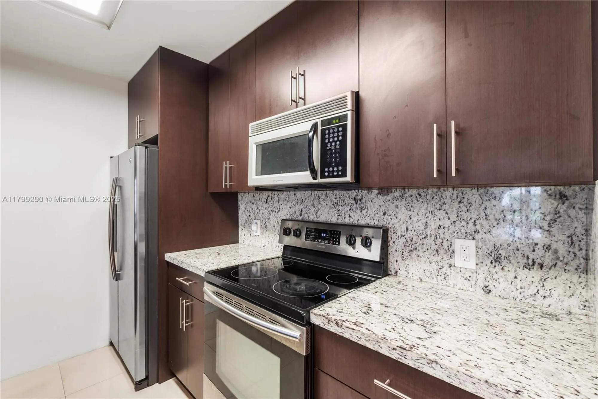 Property Slideshow image 7 of 28 | 12501 sw 14th st apt 108r, Pembroke Pines, FL, 33027
