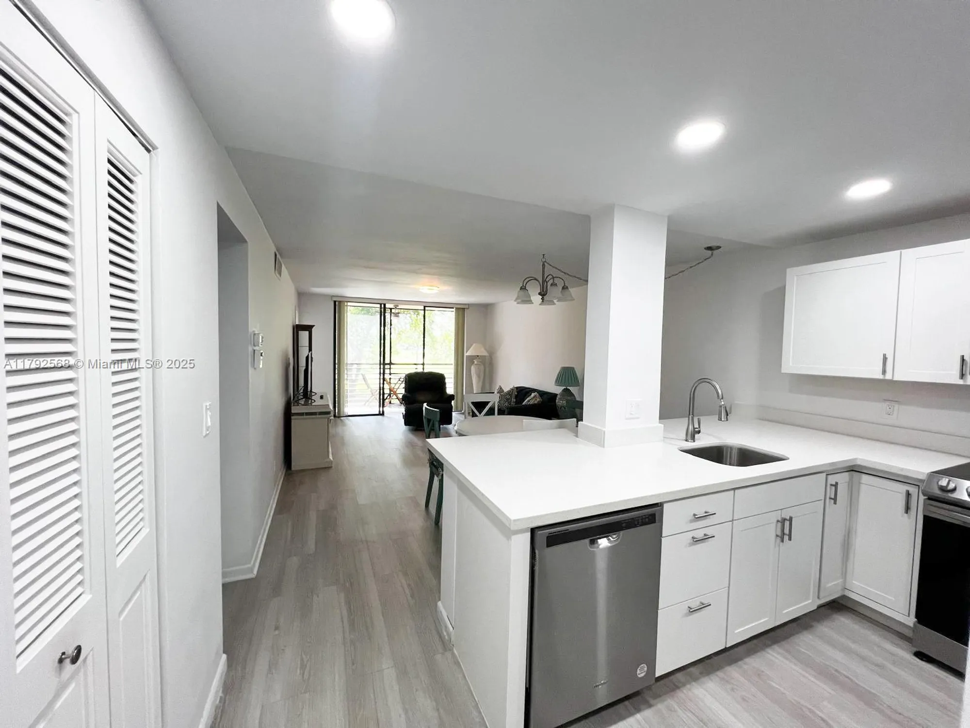 Property Slideshow image 19 of 42 | 7950 w mcnab rd 222, Tamarac, FL, 33321