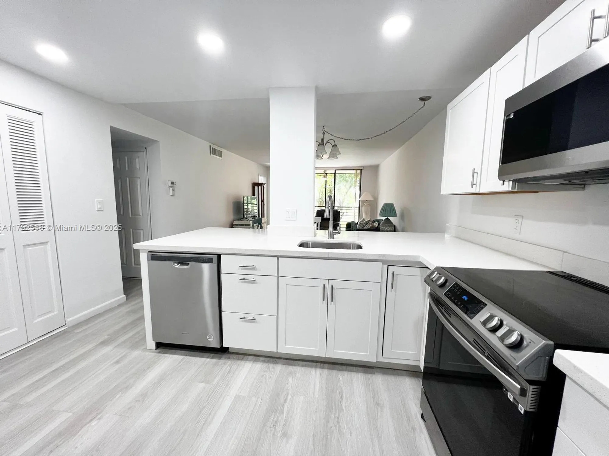 Property Slideshow image 23 of 42 | 7950 w mcnab rd 222, Tamarac, FL, 33321